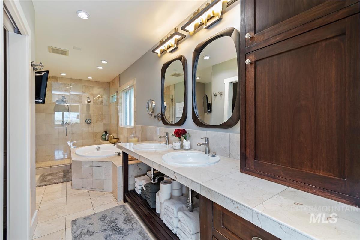 4814 W Roberts Rd, Boise, Idaho 83705, 5 Bedrooms, 4 Bathrooms, Residential For Sale, Price $1,699,000,MLS 98972522