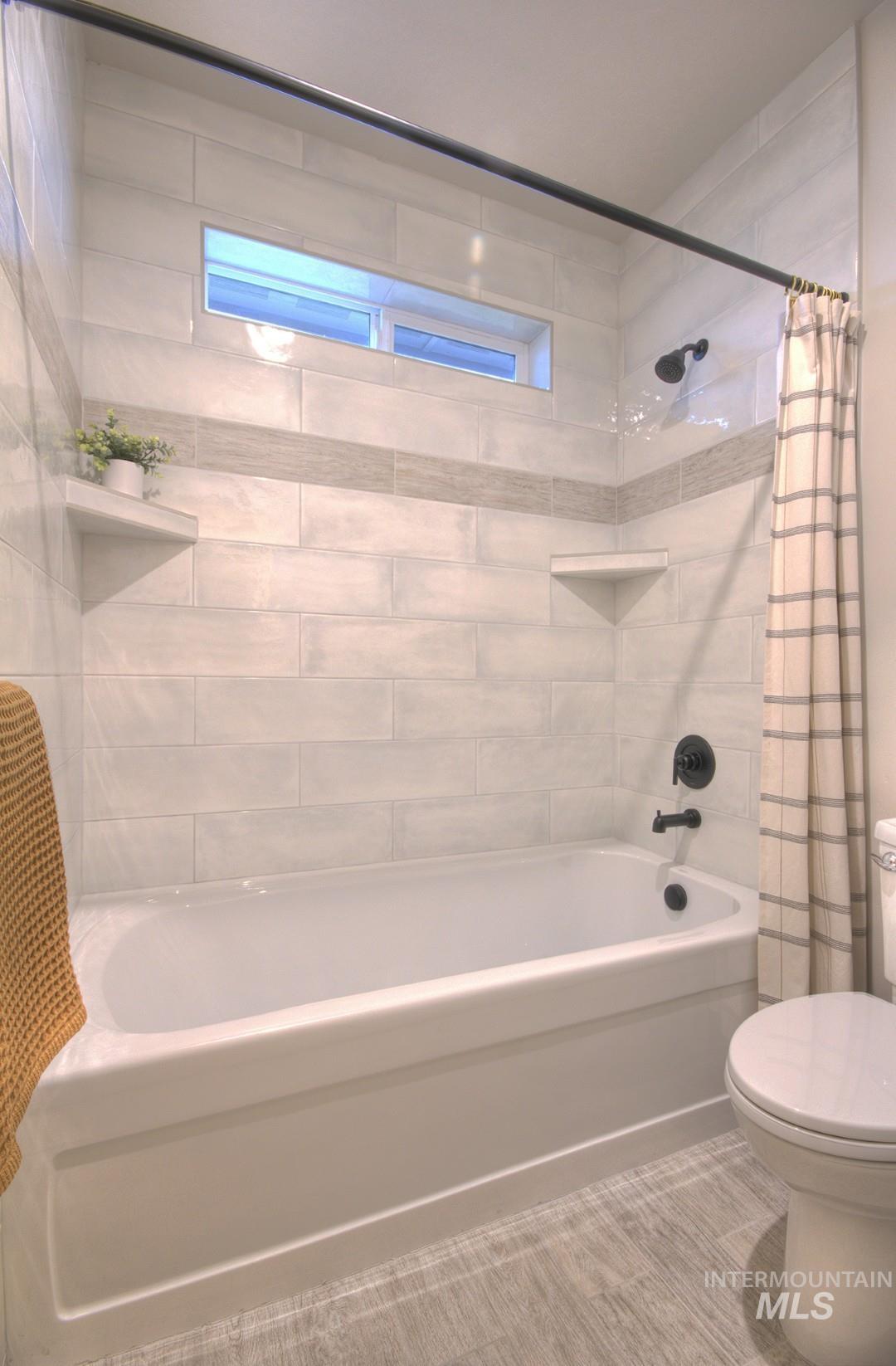 1469 N Parkshire Way, Meridian, Idaho 83642, 3 Bedrooms, 2 Bathrooms, Residential For Sale, Price $563,700,MLS 98972523