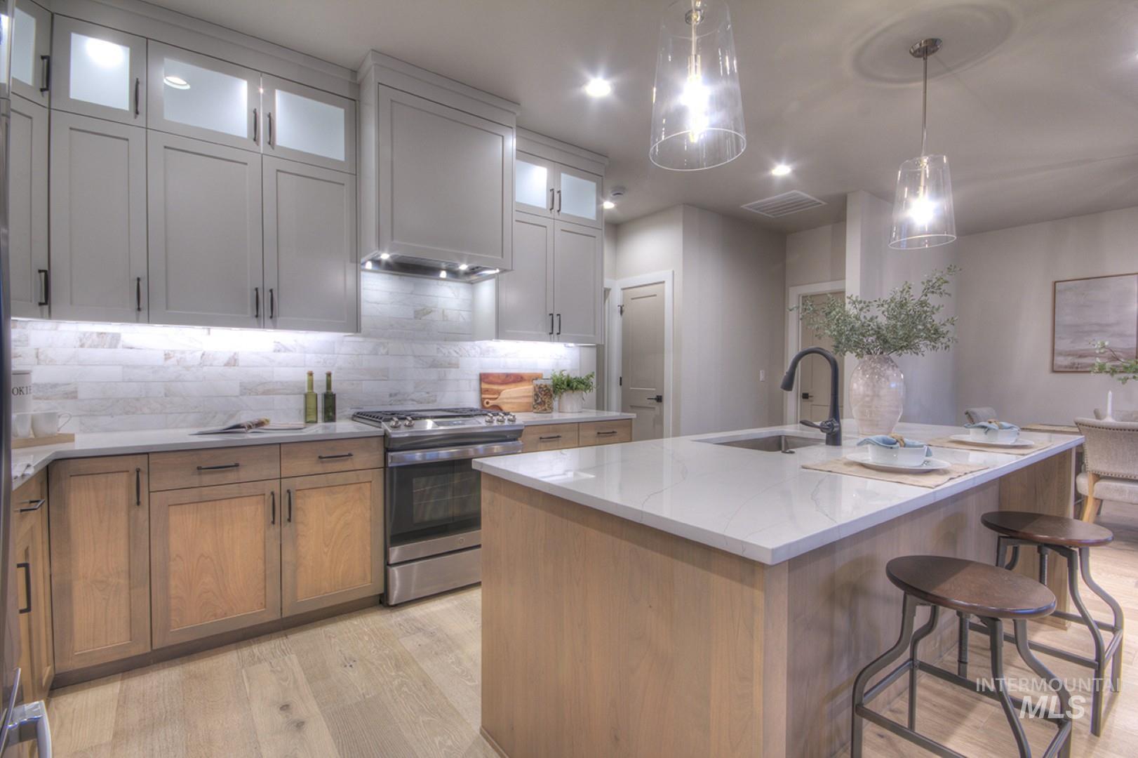 1469 N Parkshire Way, Meridian, Idaho 83642, 3 Bedrooms, 2 Bathrooms, Residential For Sale, Price $563,700,MLS 98972523