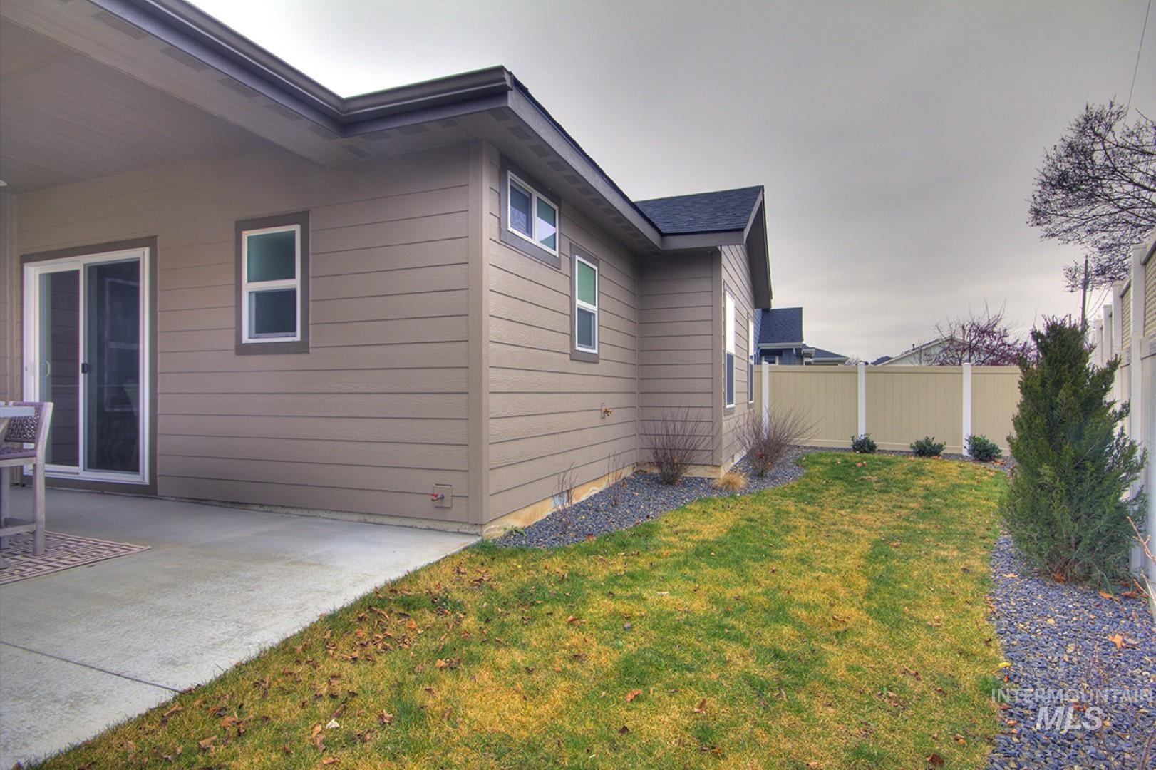 1469 N Parkshire Way, Meridian, Idaho 83642, 3 Bedrooms, 2 Bathrooms, Residential For Sale, Price $563,700,MLS 98972523