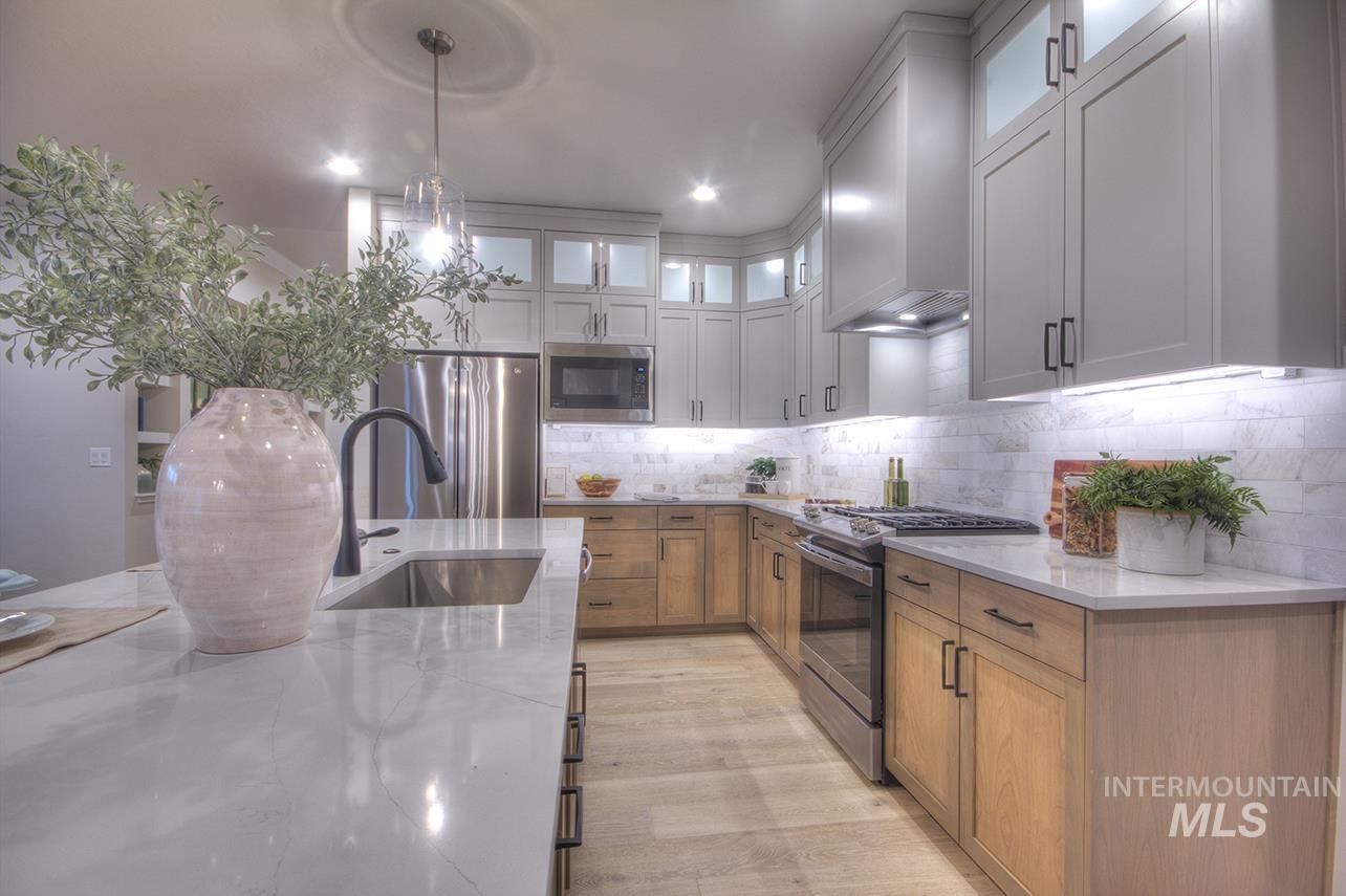 1469 N Parkshire Way, Meridian, Idaho 83642, 3 Bedrooms, 2 Bathrooms, Residential For Sale, Price $563,700,MLS 98972523