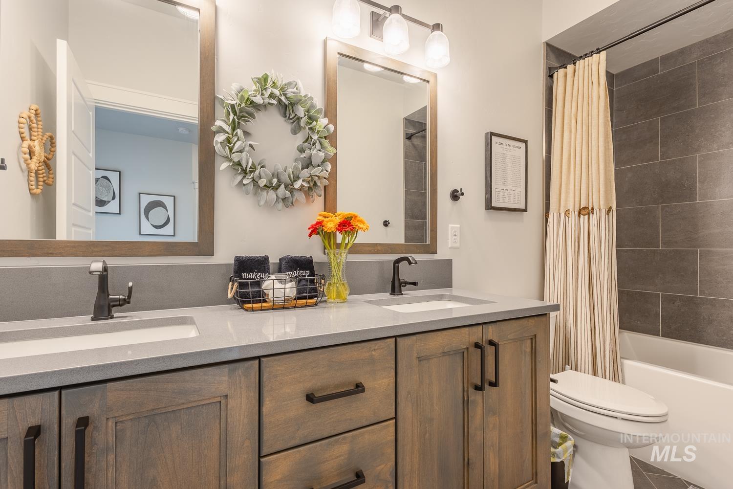 3321 S Hopes Well Way, Boise, Idaho 83716, 3 Bedrooms, 2.5 Bathrooms, Residential For Sale, Price $675,000,MLS 98972524