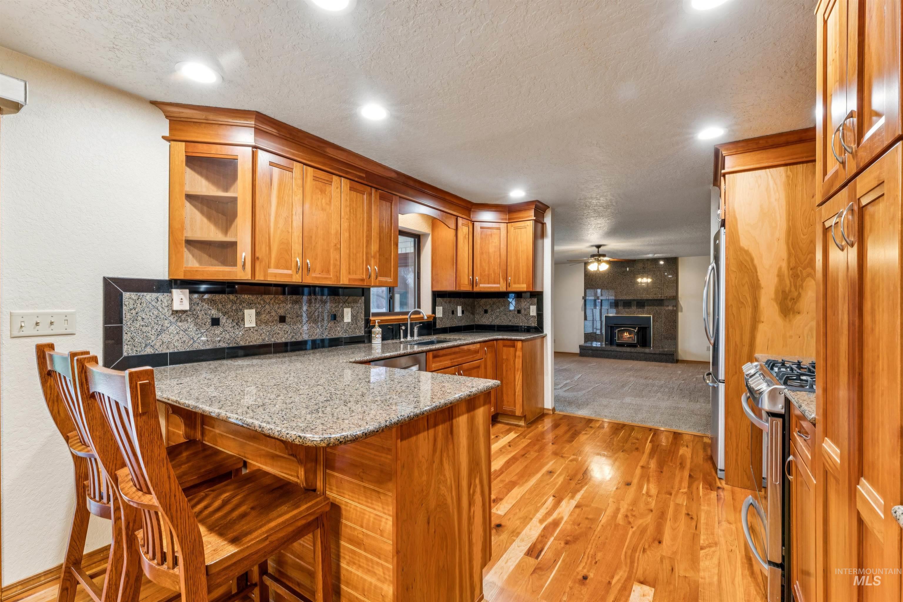 2421 Airport Ave., Caldwell, Idaho 83605, 3 Bedrooms, 2.5 Bathrooms, Residential For Sale, Price $465,000,MLS 98972526