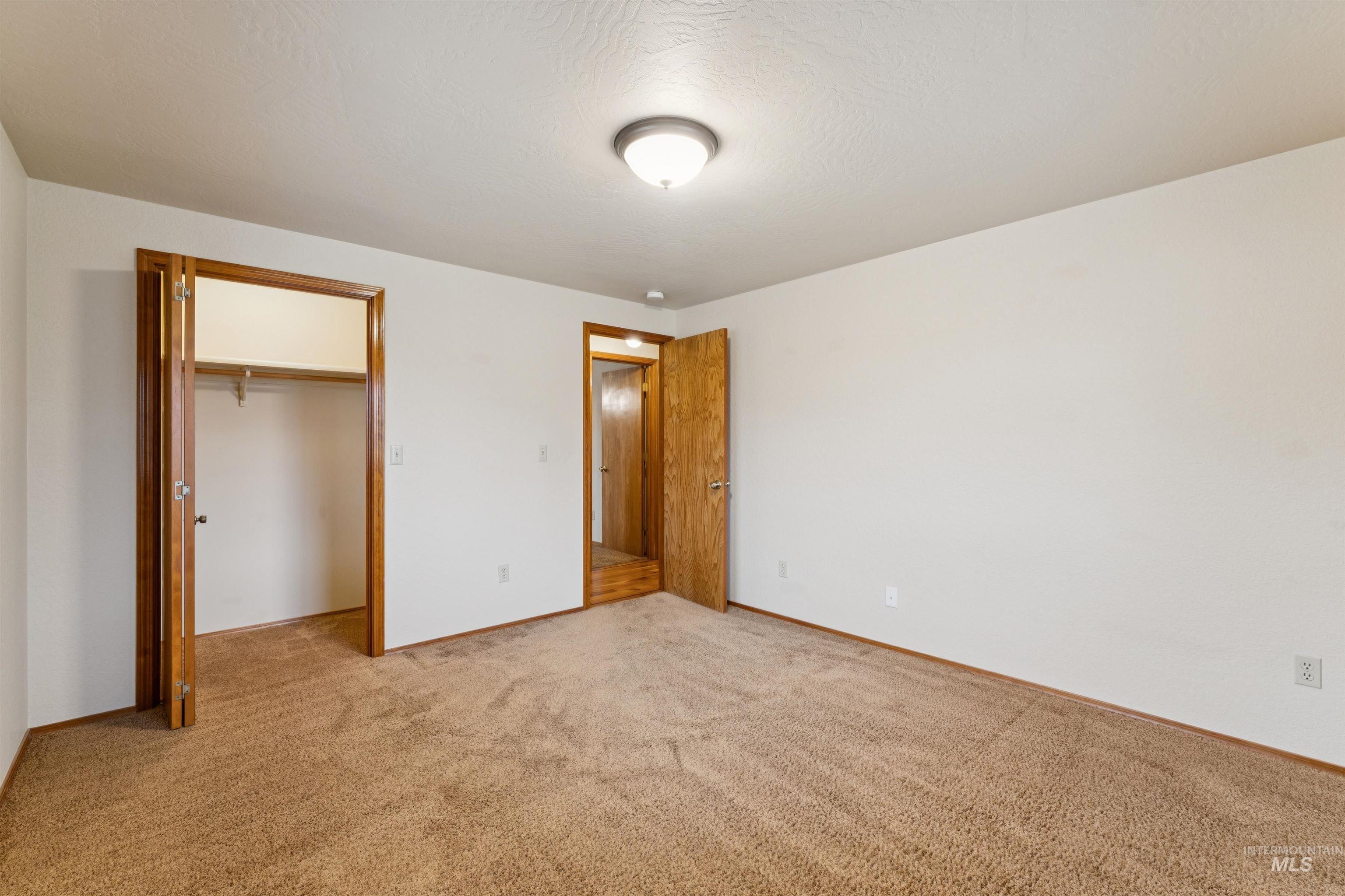 2421 Airport Ave., Caldwell, Idaho 83605, 3 Bedrooms, 2.5 Bathrooms, Residential For Sale, Price $465,000,MLS 98972526