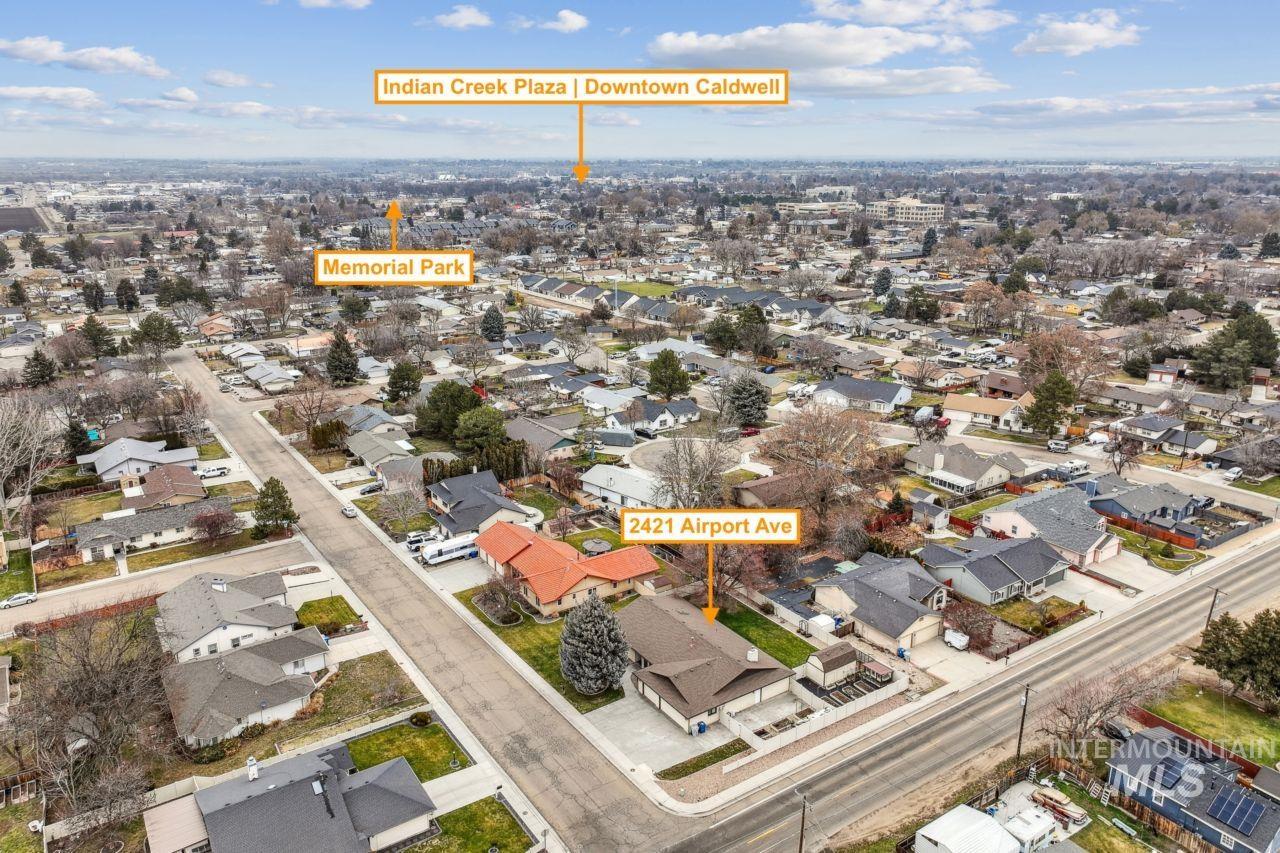 2421 Airport Ave., Caldwell, Idaho 83605, 3 Bedrooms, 2.5 Bathrooms, Residential For Sale, Price $465,000,MLS 98972526