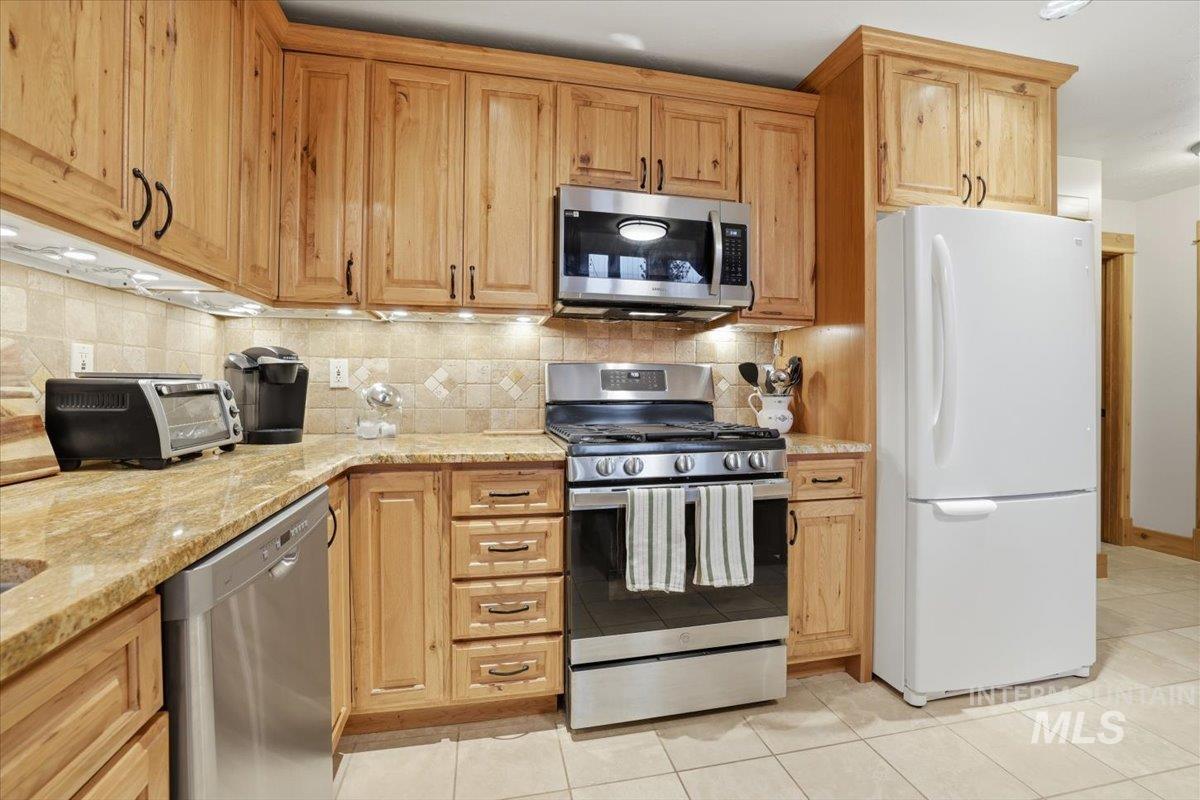 20 Valley High Rd, Garden Valley, Idaho 83622, 2 Bedrooms, 2 Bathrooms, Residential For Sale, Price $619,000,MLS 98972527