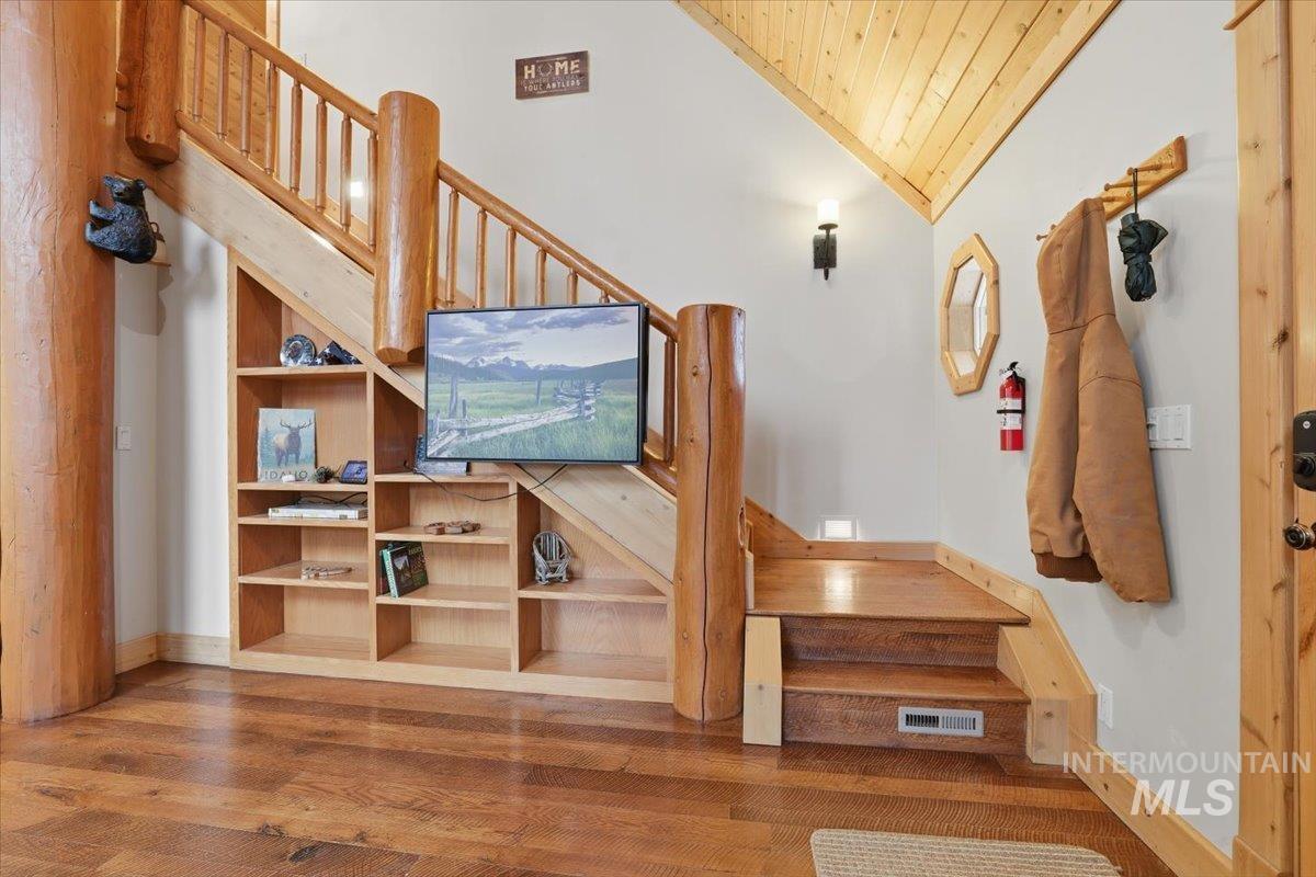 20 Valley High Rd, Garden Valley, Idaho 83622, 2 Bedrooms, 2 Bathrooms, Residential For Sale, Price $619,000,MLS 98972527