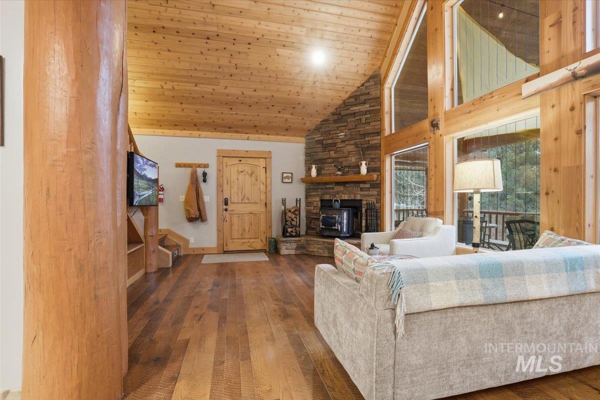 20 Valley High Rd, Garden Valley, Idaho 83622, 2 Bedrooms, 2 Bathrooms, Residential For Sale, Price $619,000,MLS 98972527