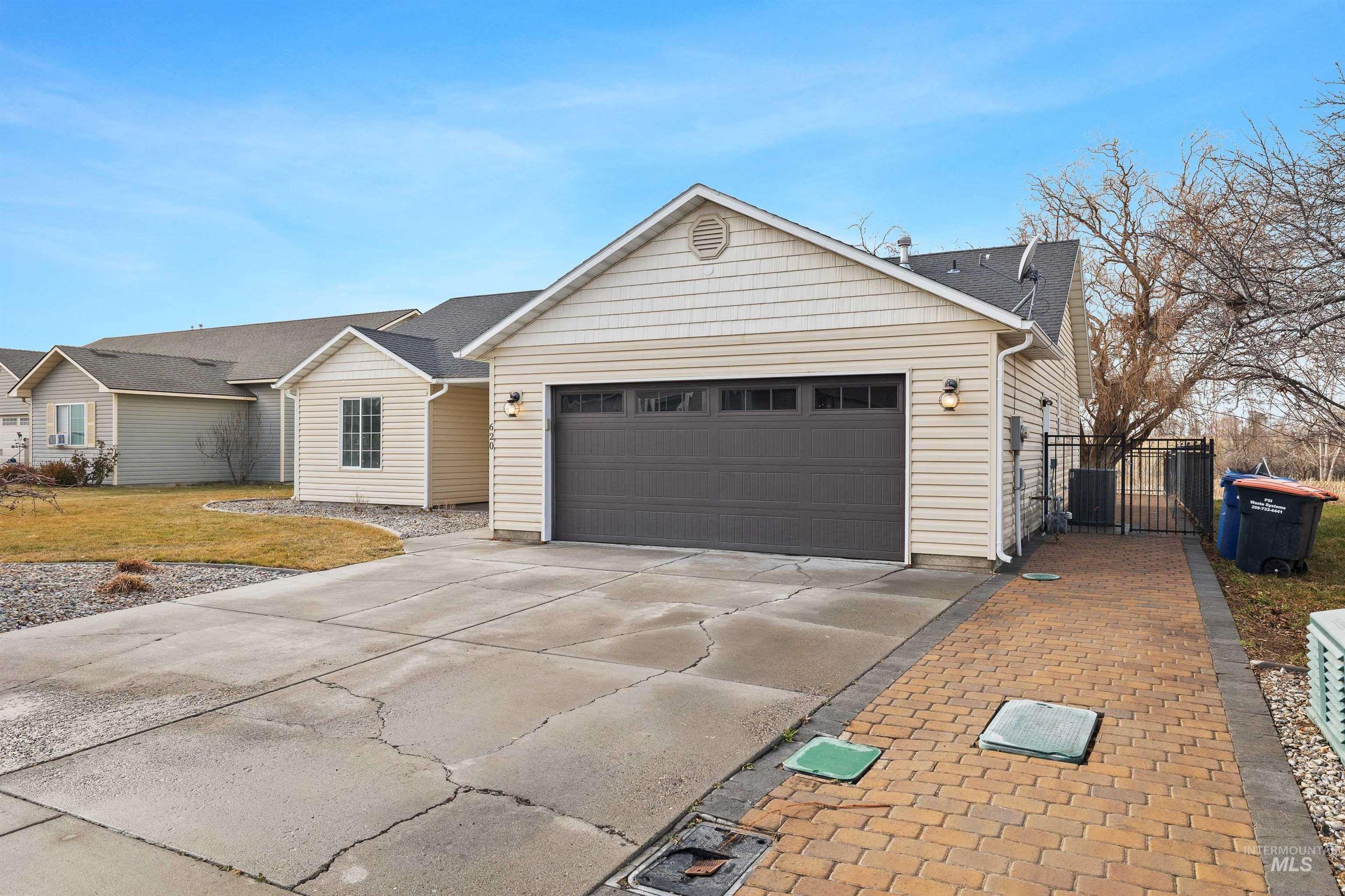 620 Titleist Ct, Twin Falls, Idaho 83301, 4 Bedrooms, 2 Bathrooms, Residential For Sale, Price $369,000,MLS 98972528