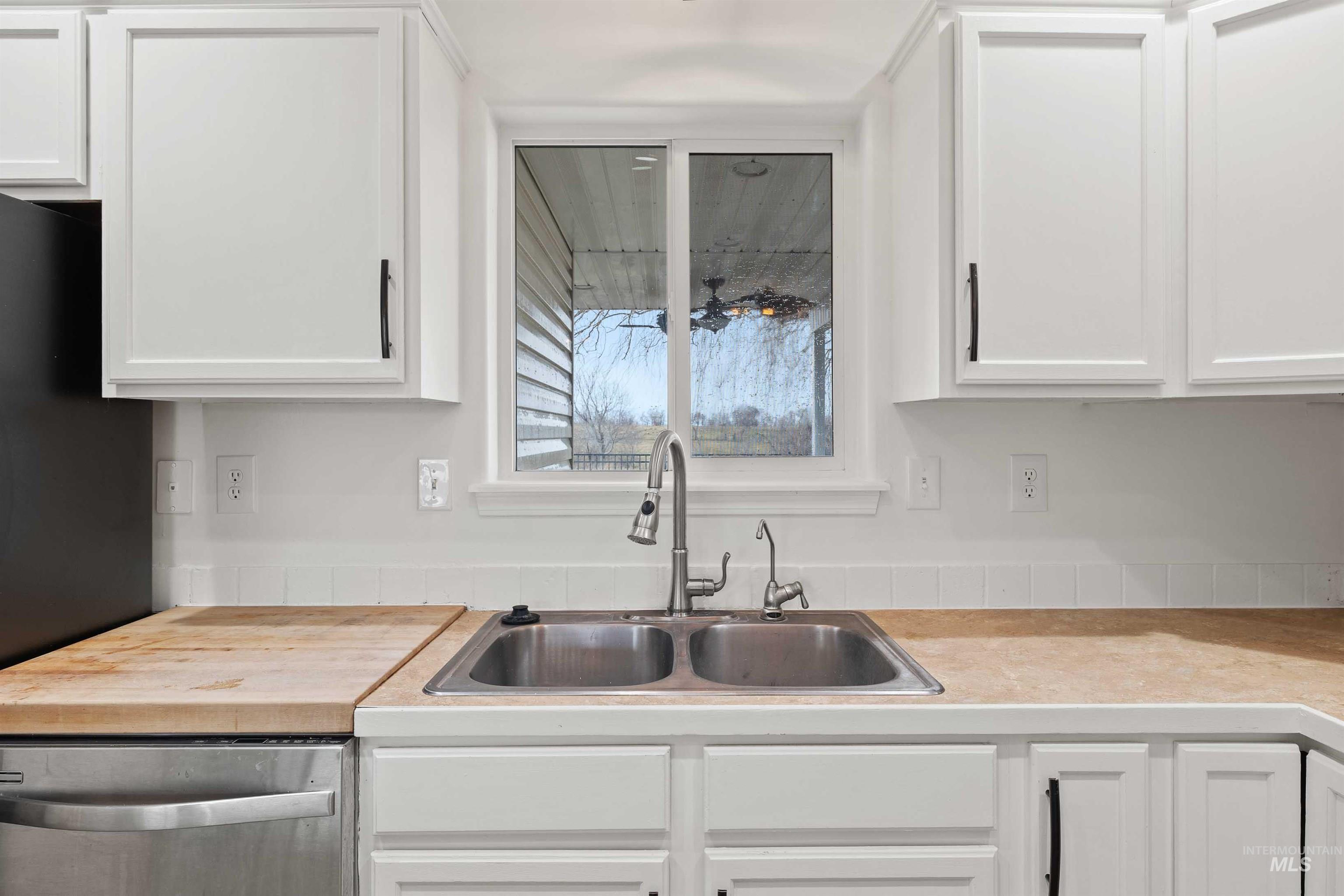 620 Titleist Ct, Twin Falls, Idaho 83301, 4 Bedrooms, 2 Bathrooms, Residential For Sale, Price $369,000,MLS 98972528