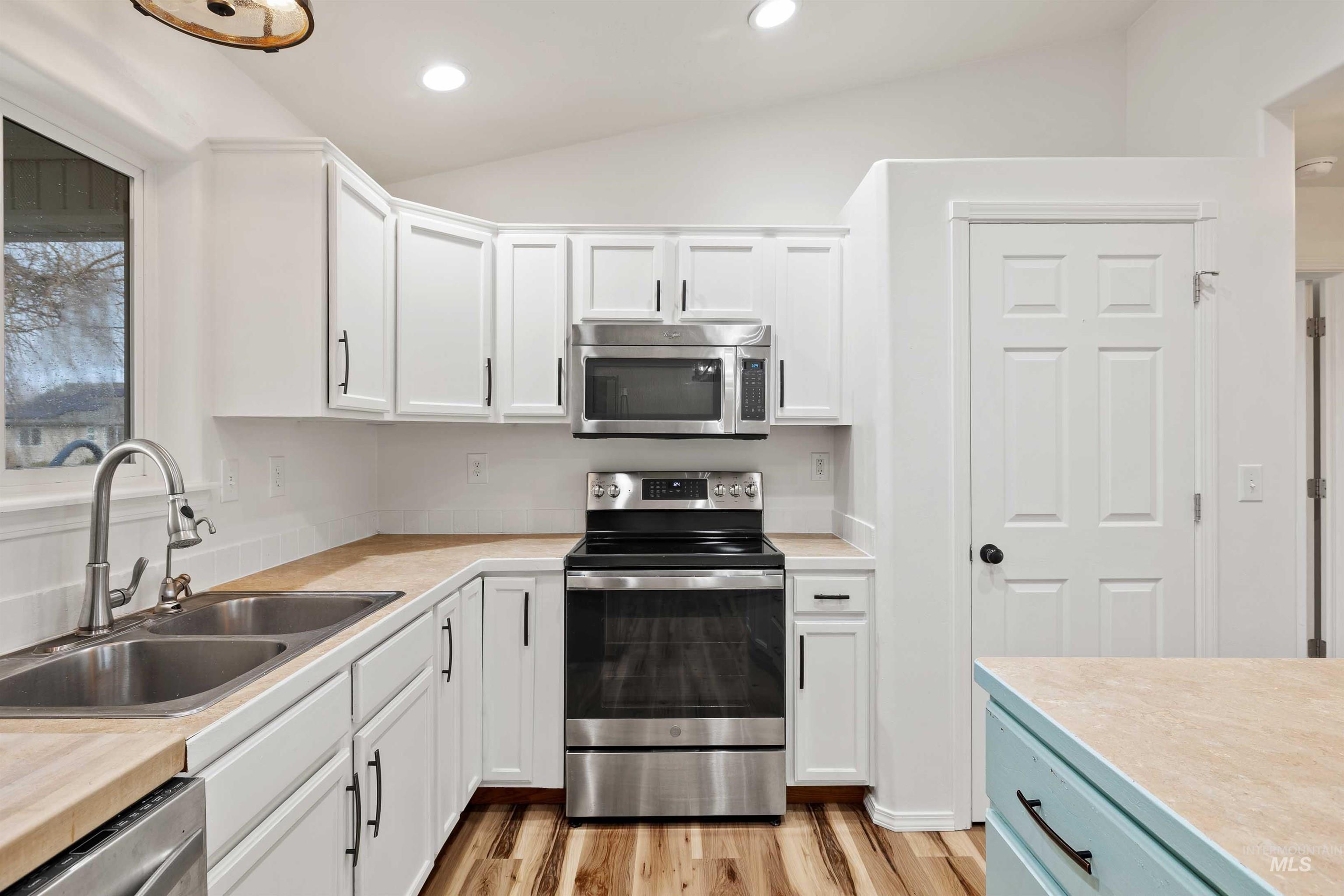 620 Titleist Ct, Twin Falls, Idaho 83301, 4 Bedrooms, 2 Bathrooms, Residential For Sale, Price $369,000,MLS 98972528