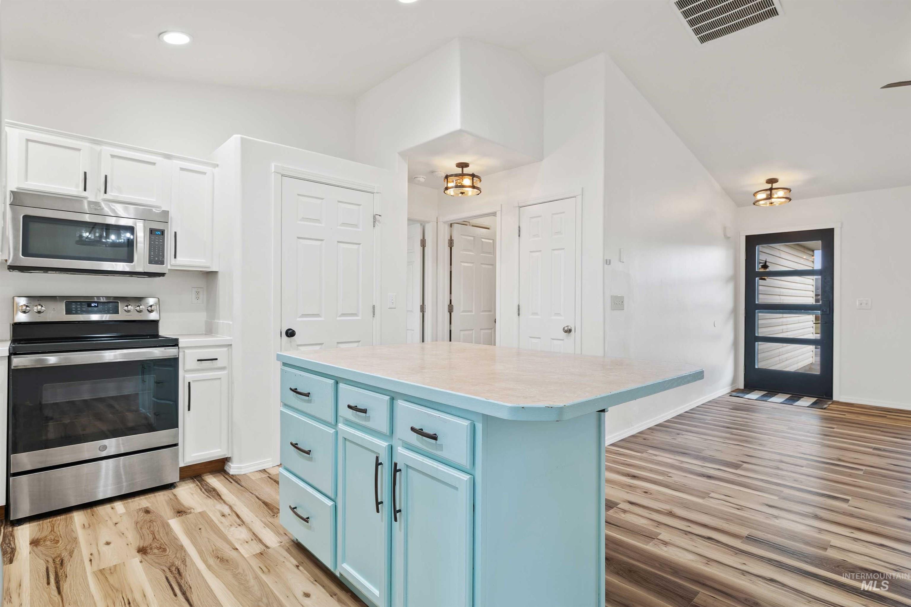 620 Titleist Ct, Twin Falls, Idaho 83301, 4 Bedrooms, 2 Bathrooms, Residential For Sale, Price $369,000,MLS 98972528