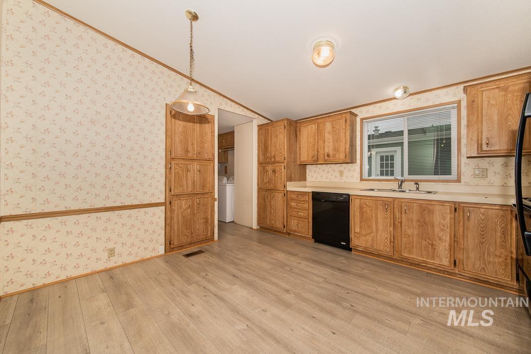 2401 S. Owyhee Street, Boise, Idaho 83705, 2 Bedrooms, 2 Bathrooms, Residential For Sale, Price $120,000,MLS 98972530