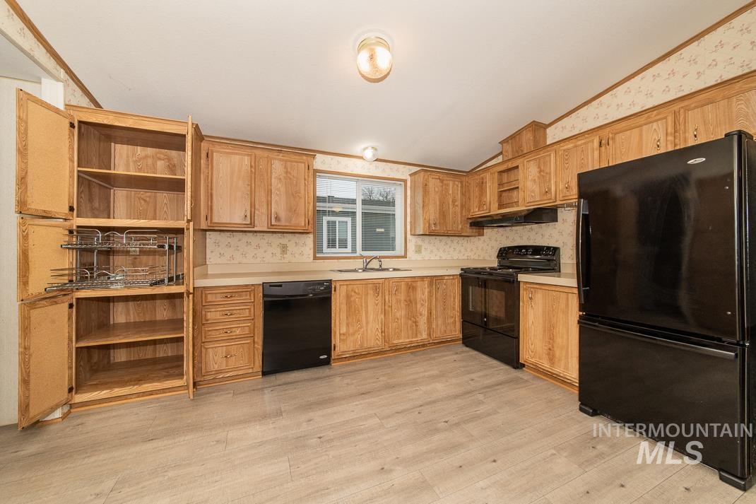 2401 S. Owyhee Street, Boise, Idaho 83705, 2 Bedrooms, 2 Bathrooms, Residential For Sale, Price $120,000,MLS 98972530