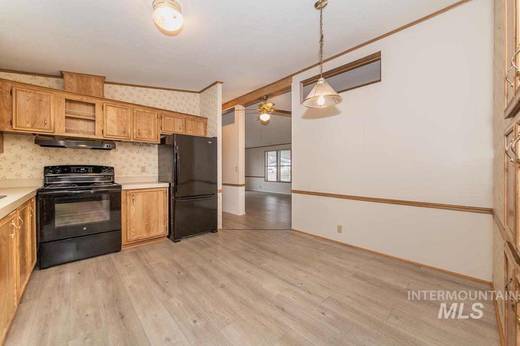 2401 S. Owyhee Street, Boise, Idaho 83705, 2 Bedrooms, 2 Bathrooms, Residential For Sale, Price $120,000,MLS 98972530