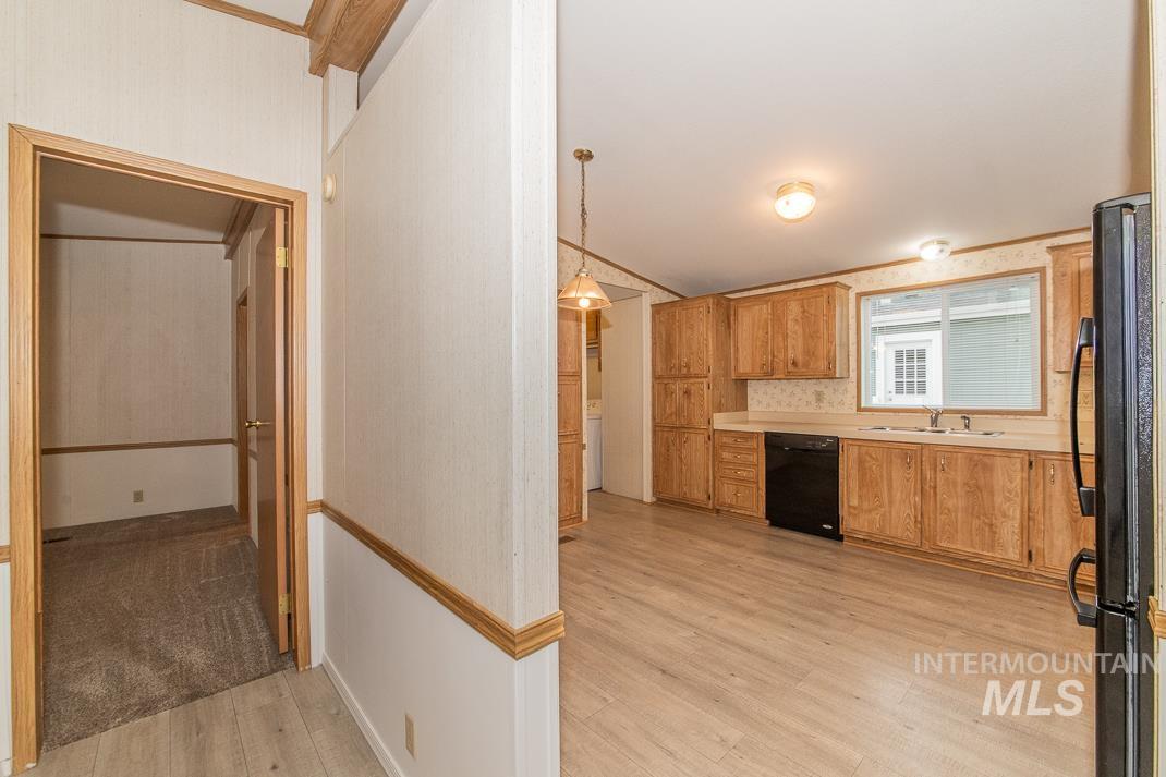 2401 S. Owyhee Street, Boise, Idaho 83705, 2 Bedrooms, 2 Bathrooms, Residential For Sale, Price $120,000,MLS 98972530