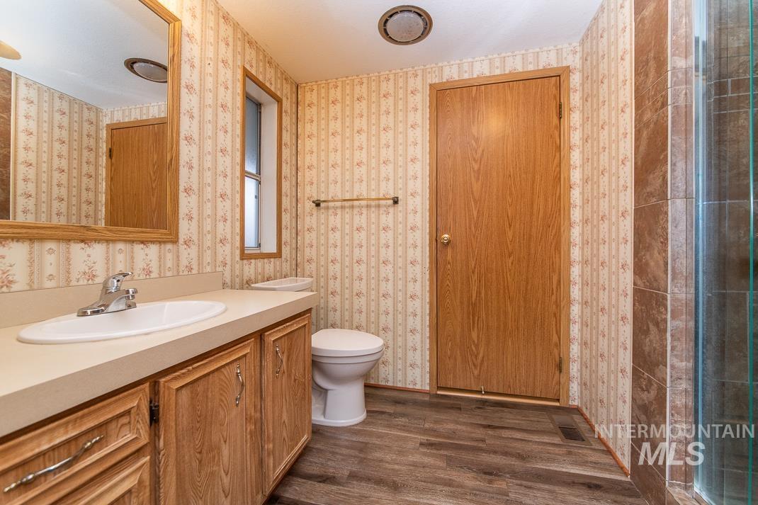 2401 S. Owyhee Street, Boise, Idaho 83705, 2 Bedrooms, 2 Bathrooms, Residential For Sale, Price $120,000,MLS 98972530