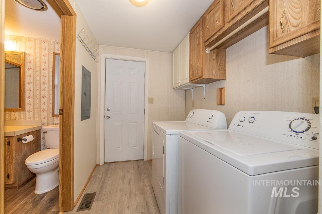 2401 S. Owyhee Street, Boise, Idaho 83705, 2 Bedrooms, 2 Bathrooms, Residential For Sale, Price $120,000,MLS 98972530