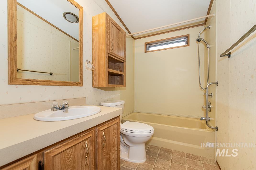 2401 S. Owyhee Street, Boise, Idaho 83705, 2 Bedrooms, 2 Bathrooms, Residential For Sale, Price $120,000,MLS 98972530