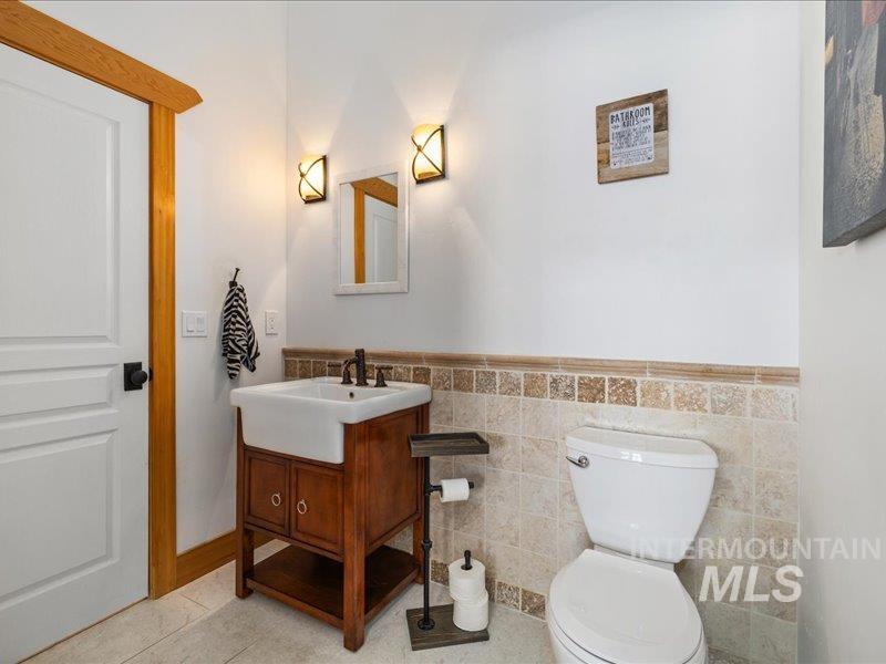 24746 Star Crest Ct, Middleton, Idaho 83644, 5 Bedrooms, 3.5 Bathrooms, Residential For Sale, Price $2,250,000,MLS 98972532