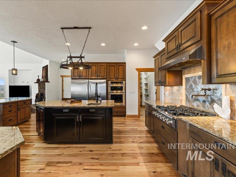 24746 Star Crest Ct, Middleton, Idaho 83644, 5 Bedrooms, 3.5 Bathrooms, Residential For Sale, Price $2,250,000,MLS 98972532