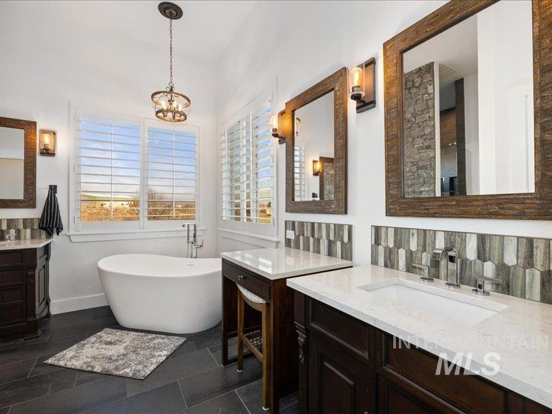 24746 Star Crest Ct, Middleton, Idaho 83644, 5 Bedrooms, 3.5 Bathrooms, Residential For Sale, Price $2,175,000, 98972532