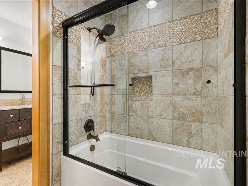 24746 Star Crest Ct, Middleton, Idaho 83644, 5 Bedrooms, 3.5 Bathrooms, Residential For Sale, Price $2,250,000,MLS 98972532