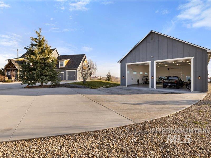 24746 Star Crest Ct, Middleton, Idaho 83644, 5 Bedrooms, 3.5 Bathrooms, Residential For Sale, Price $2,175,000, 98972532