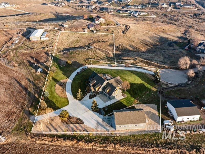 24746 Star Crest Ct, Middleton, Idaho 83644, 5 Bedrooms, 3.5 Bathrooms, Residential For Sale, Price $2,250,000,MLS 98972532