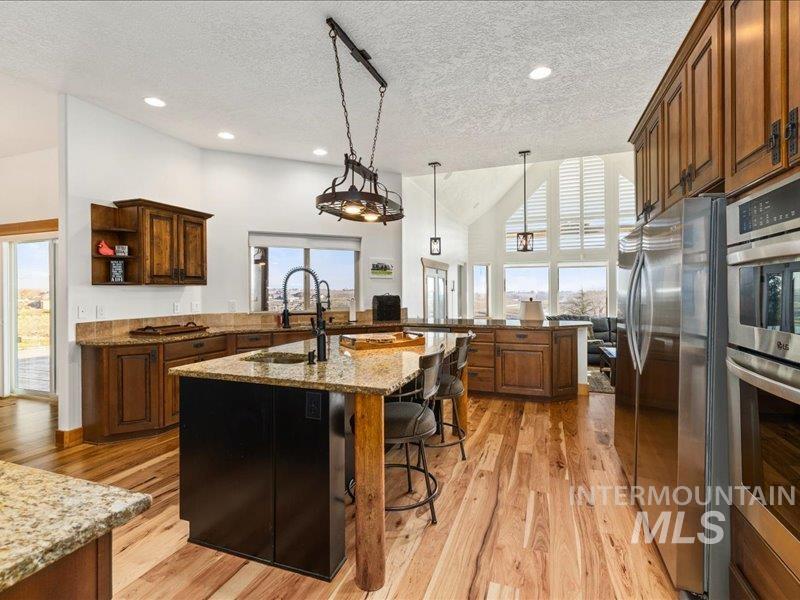 24746 Star Crest Ct, Middleton, Idaho 83644, 5 Bedrooms, 3.5 Bathrooms, Residential For Sale, Price $2,175,000, 98972532