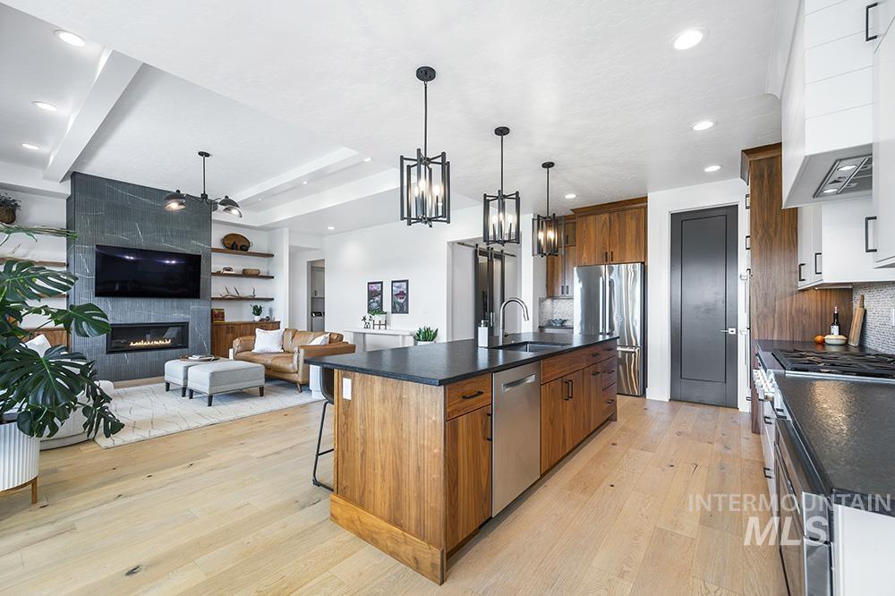 8059 W Corinthia St, Eagle, Idaho 83616, 4 Bedrooms, 2 Bathrooms, Residential For Sale, Price $839,900,MLS 98972534