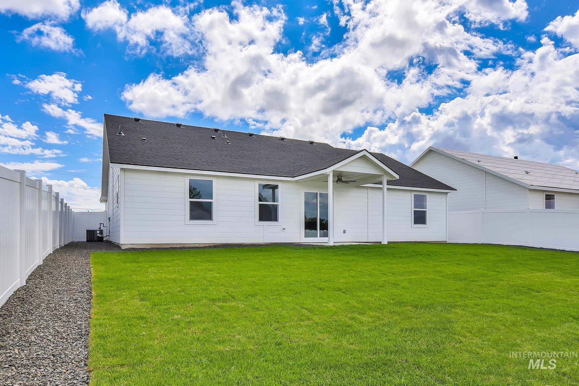 1160 Velvet Loop, Wilder, Idaho 83767, 3 Bedrooms, 2 Bathrooms, Residential For Sale, Price $349,999,MLS 98972535