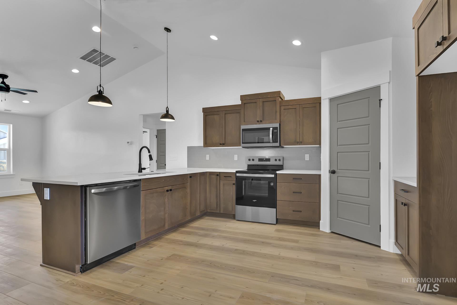 1160 Velvet Loop, Wilder, Idaho 83767, 3 Bedrooms, 2 Bathrooms, Residential For Sale, Price $349,999,MLS 98972535