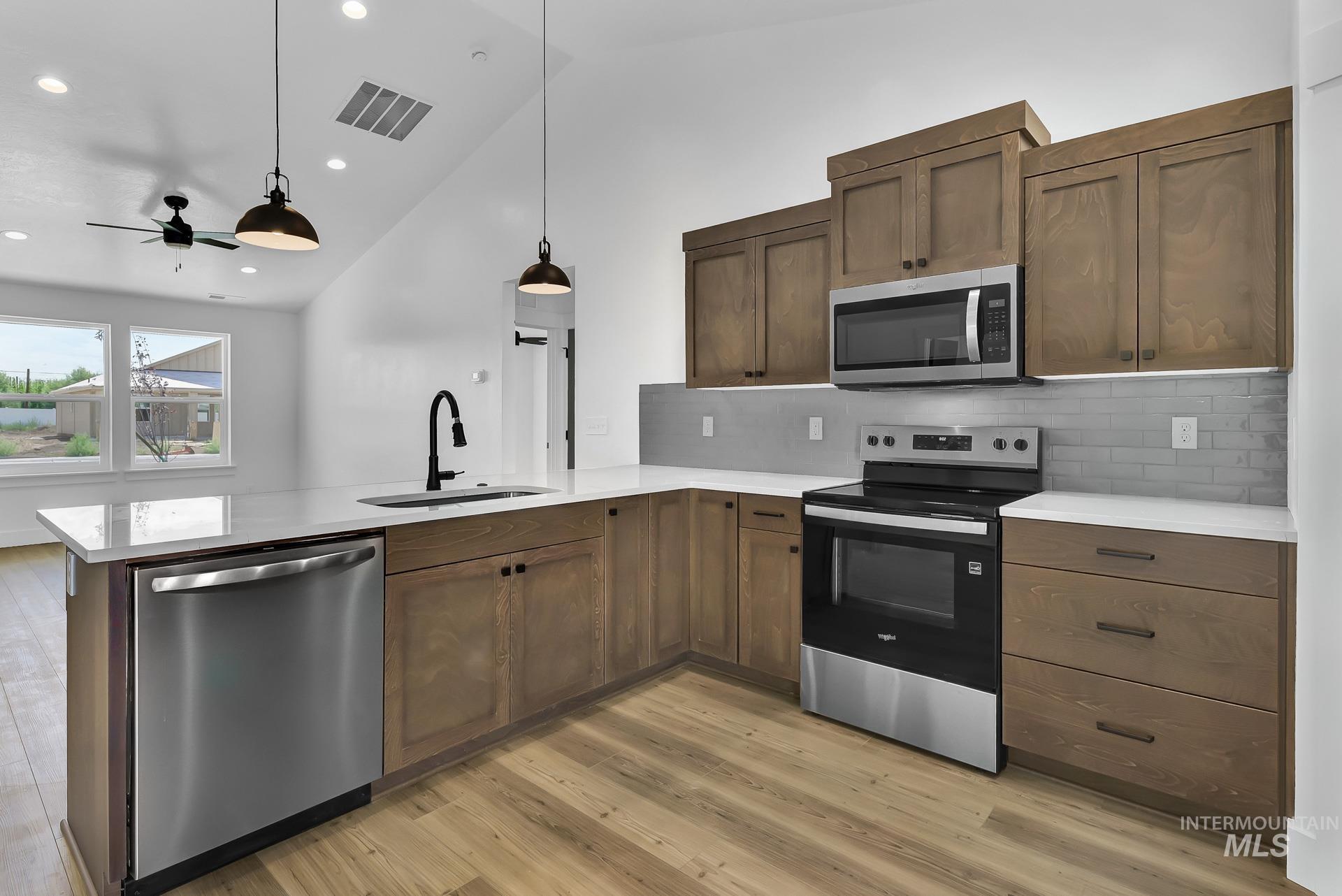 1160 Velvet Loop, Wilder, Idaho 83767, 3 Bedrooms, 2 Bathrooms, Residential For Sale, Price $349,999,MLS 98972535