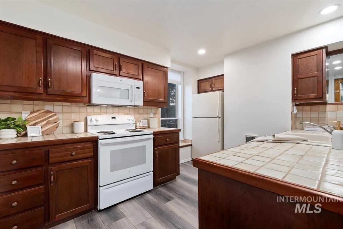 2981 Kimberland Drive, New Meadows, Idaho 83654, 2 Bedrooms, 3 Bathrooms, Residential For Sale, Price $449,900,MLS 98972536