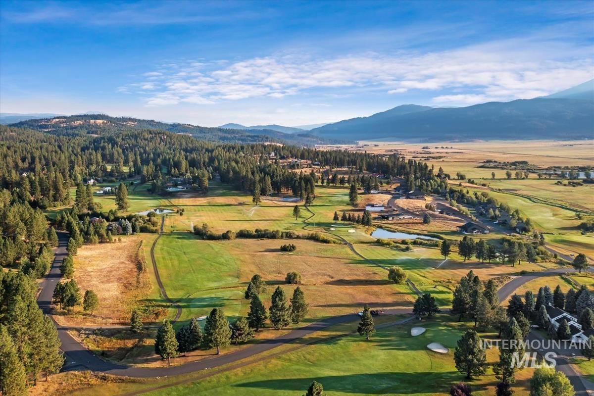 2981 Kimberland Drive, New Meadows, Idaho 83654, 2 Bedrooms, 3 Bathrooms, Residential For Sale, Price $449,900,MLS 98972536