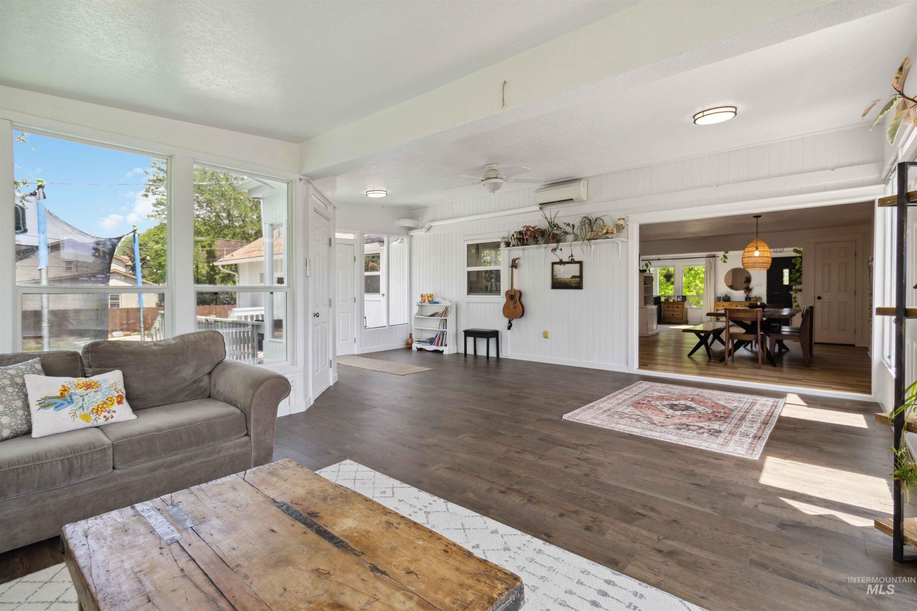 7985 S Cloverdale Rd., Boise, Idaho 83709, 5 Bedrooms, 4 Bathrooms, Residential For Sale, Price $977,000,MLS 98972537