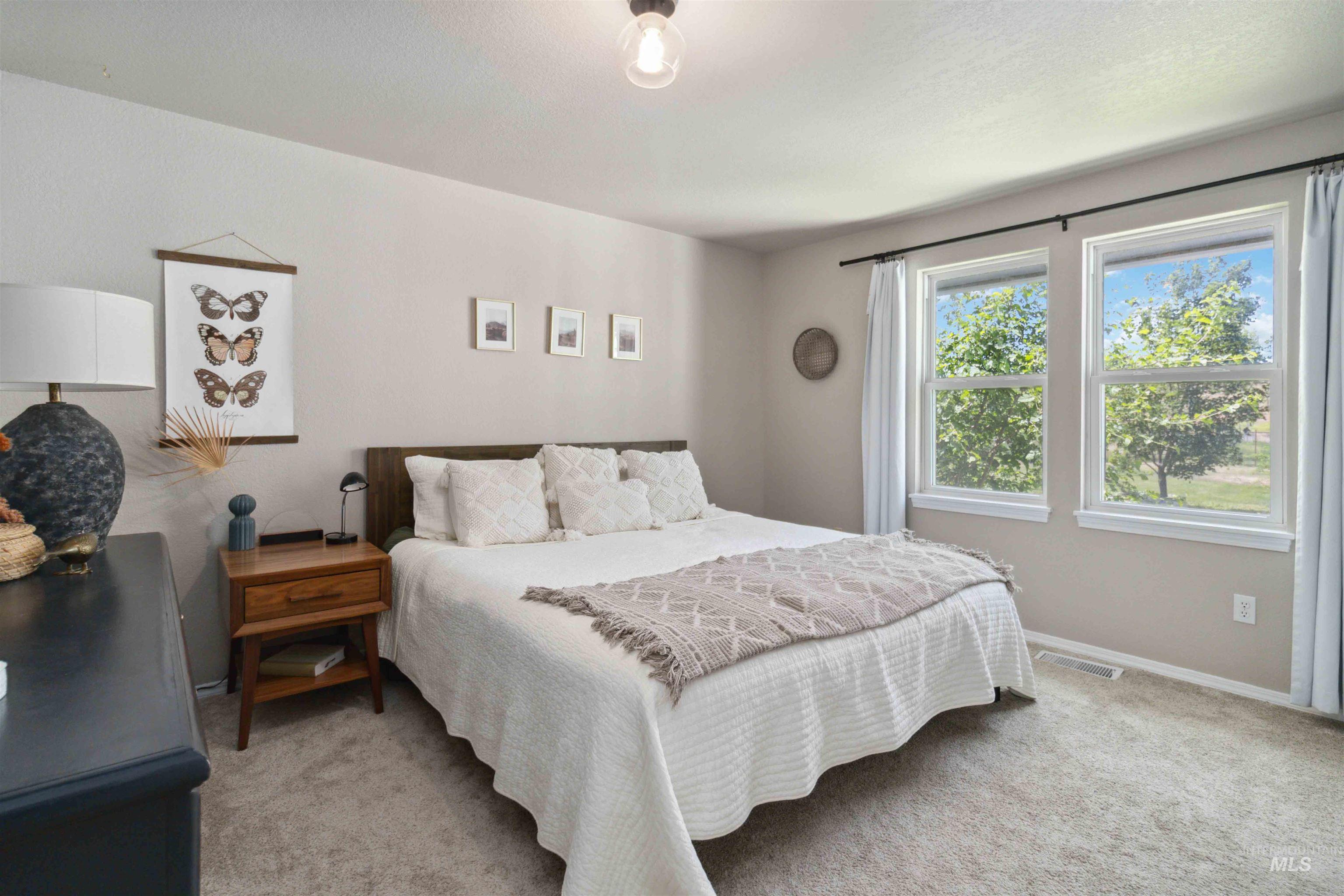 7985 S Cloverdale Rd., Boise, Idaho 83709, 5 Bedrooms, 4 Bathrooms, Residential For Sale, Price $977,000,MLS 98972537