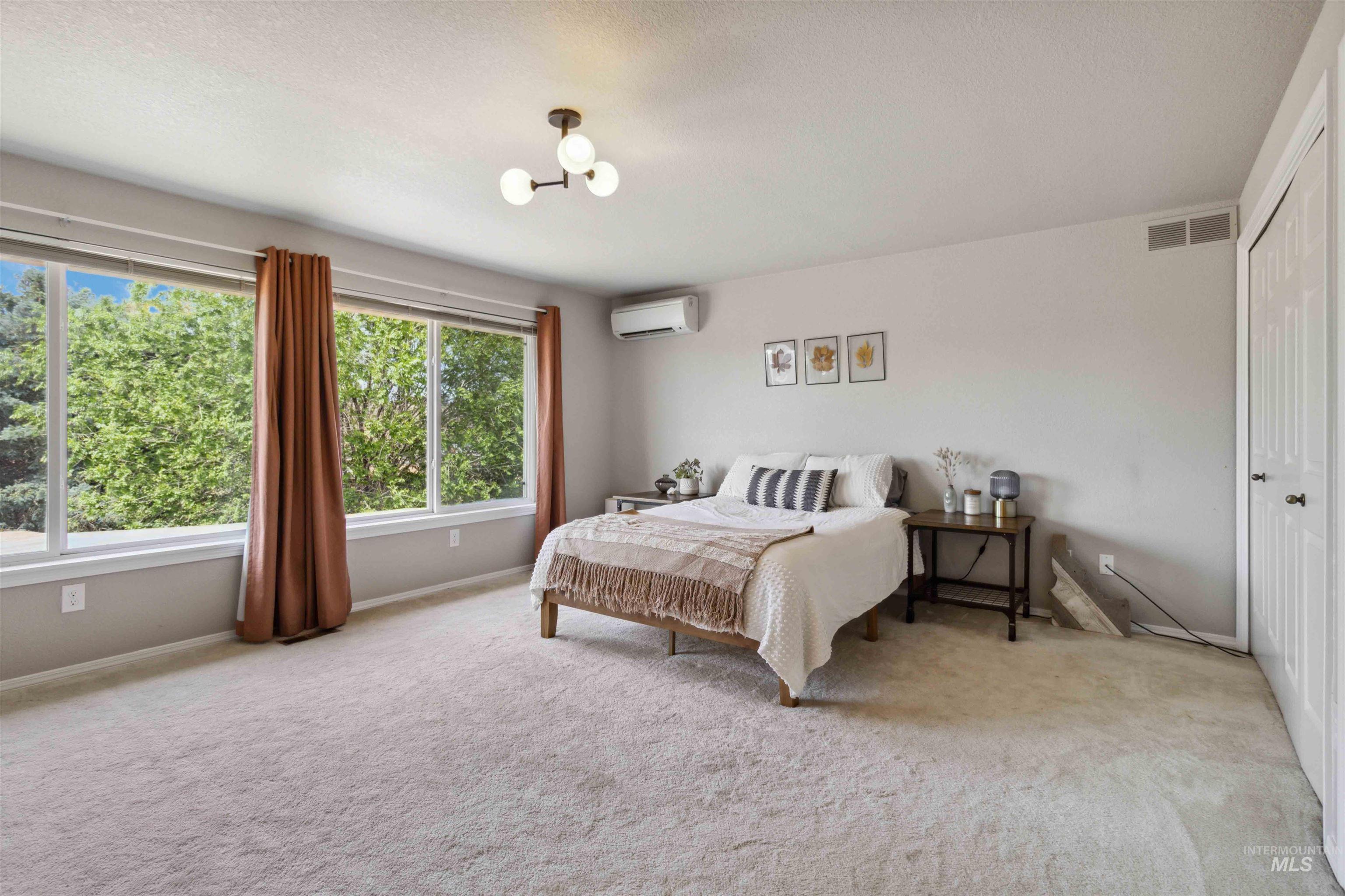 7985 S Cloverdale Rd., Boise, Idaho 83709, 5 Bedrooms, 4 Bathrooms, Residential For Sale, Price $977,000,MLS 98972537