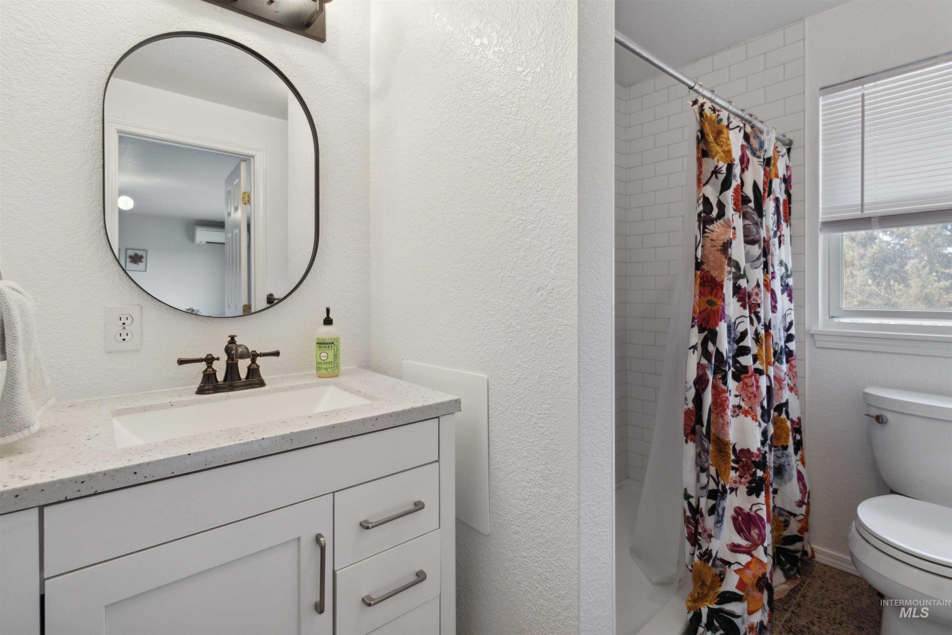 7985 S Cloverdale Rd., Boise, Idaho 83709, 5 Bedrooms, 4 Bathrooms, Residential For Sale, Price $977,000,MLS 98972537