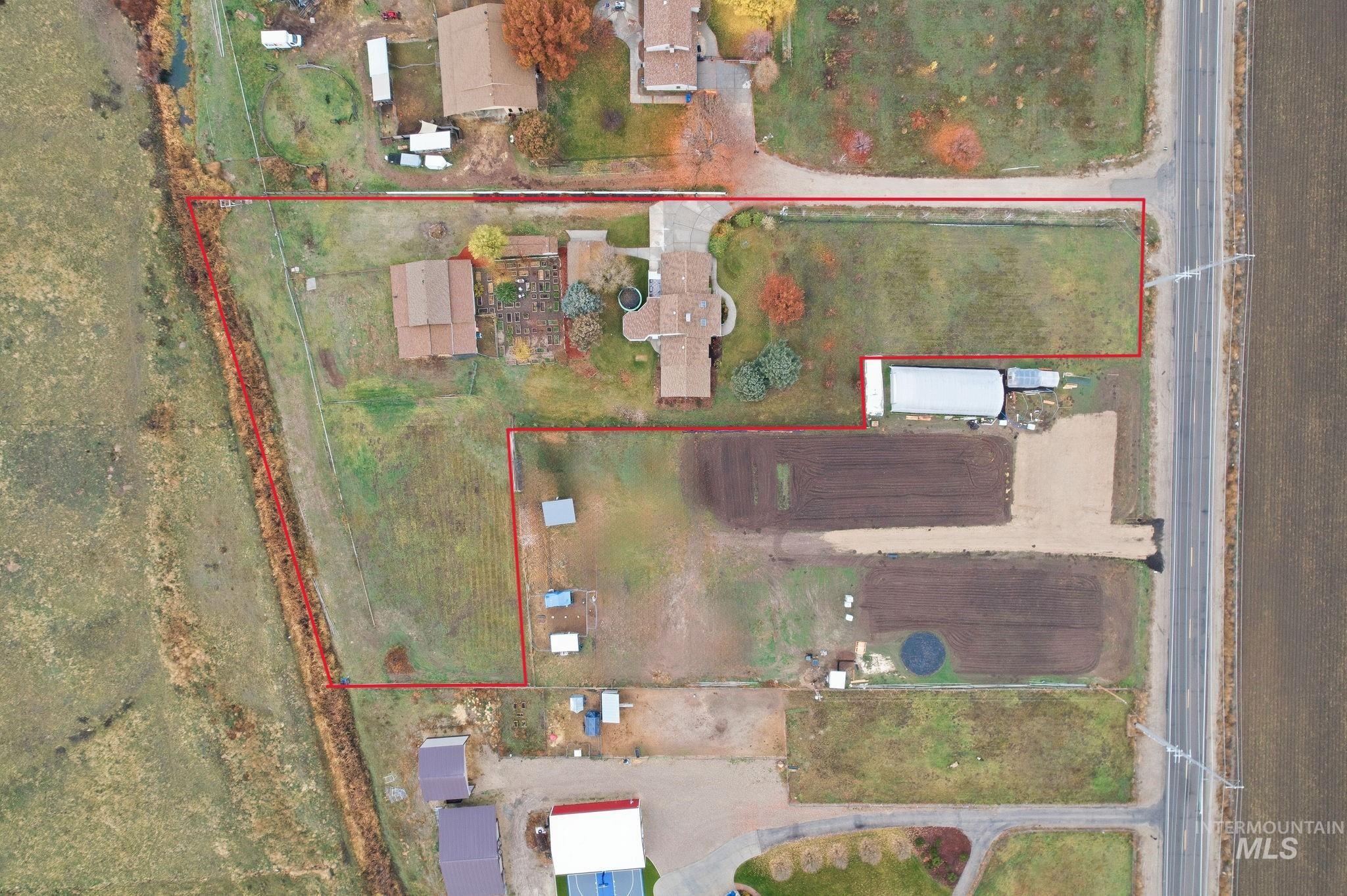 7985 S Cloverdale Rd., Boise, Idaho 83709, 5 Bedrooms, 4 Bathrooms, Residential For Sale, Price $977,000,MLS 98972537