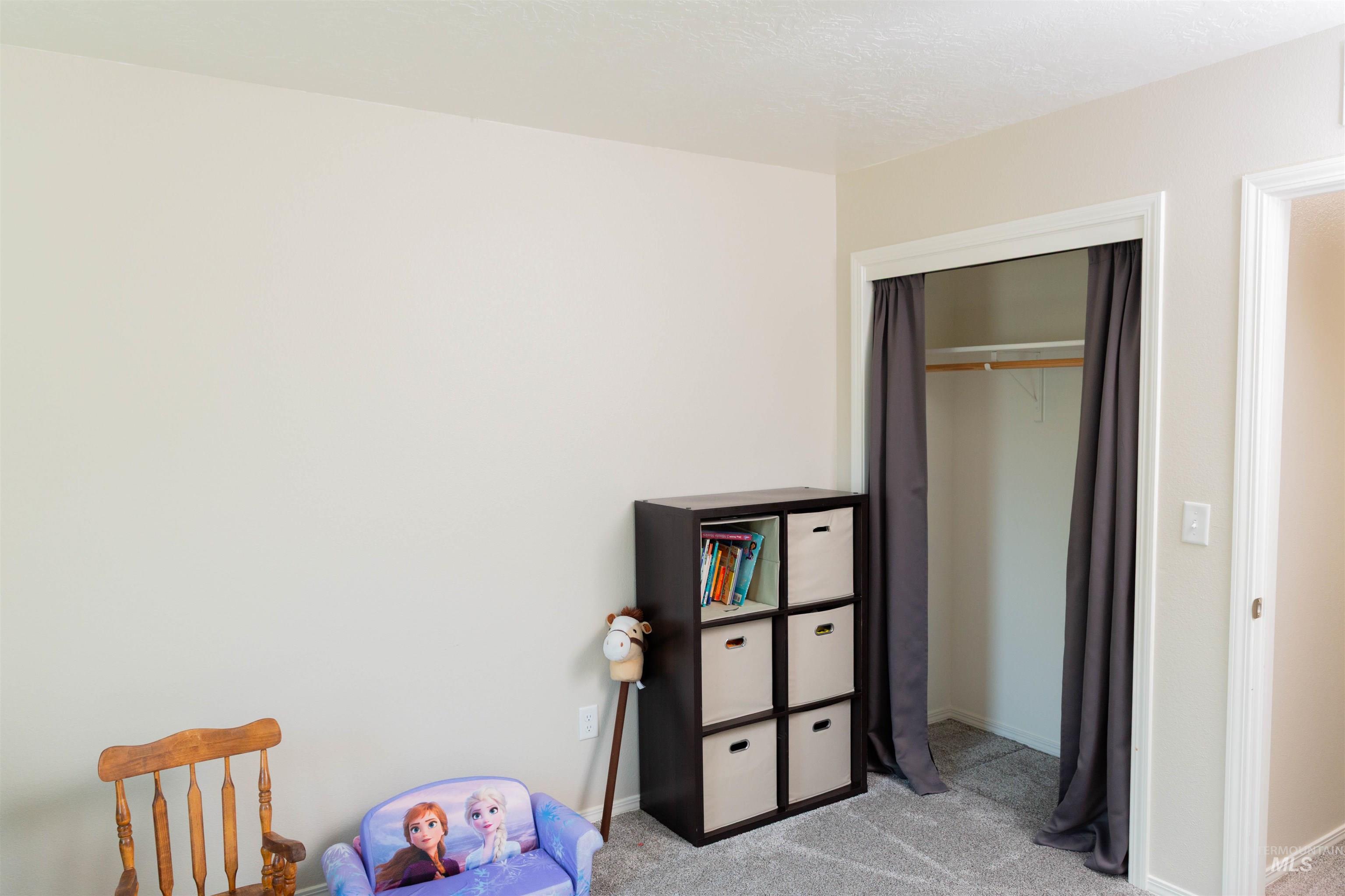 16919 Abram Ave., Caldwell, Idaho 83607, 3 Bedrooms, 2 Bathrooms, Residential For Sale, Price $359,000,MLS 98972538