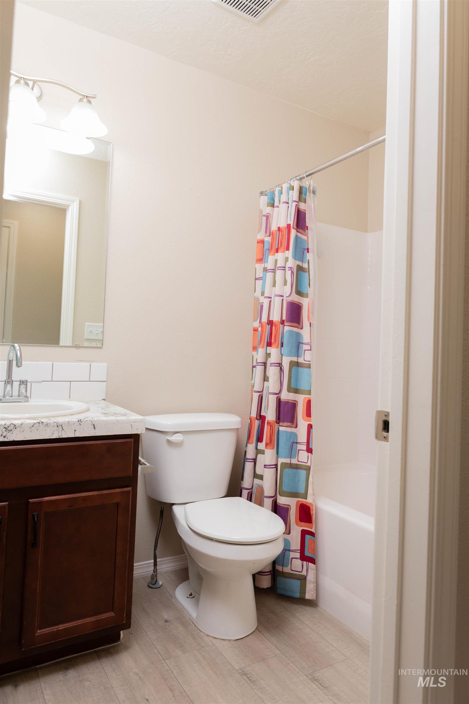 16919 Abram Ave., Caldwell, Idaho 83607, 3 Bedrooms, 2 Bathrooms, Residential For Sale, Price $359,000,MLS 98972538