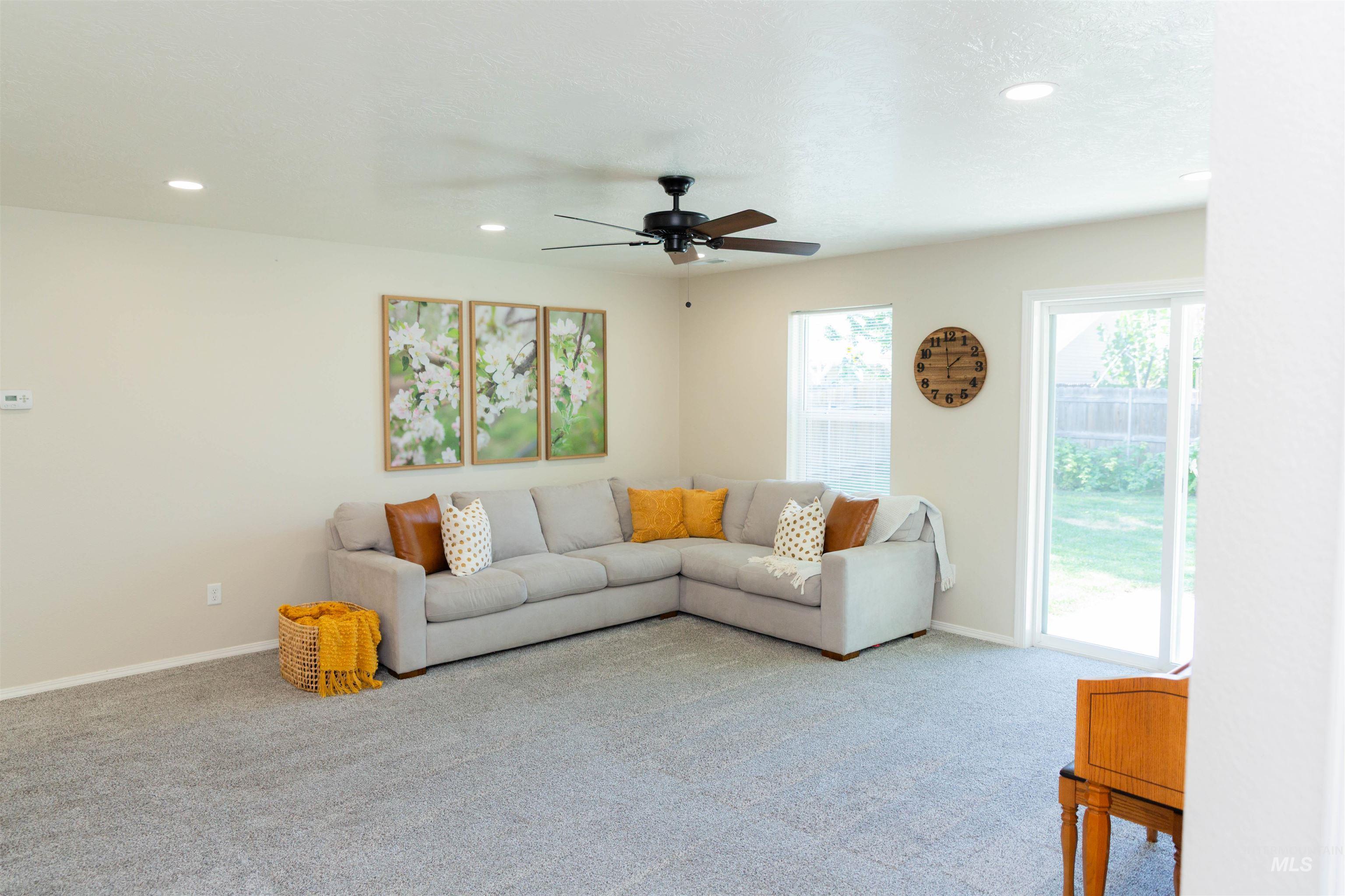 16919 Abram Ave., Caldwell, Idaho 83607, 3 Bedrooms, 2 Bathrooms, Residential For Sale, Price $359,000,MLS 98972538