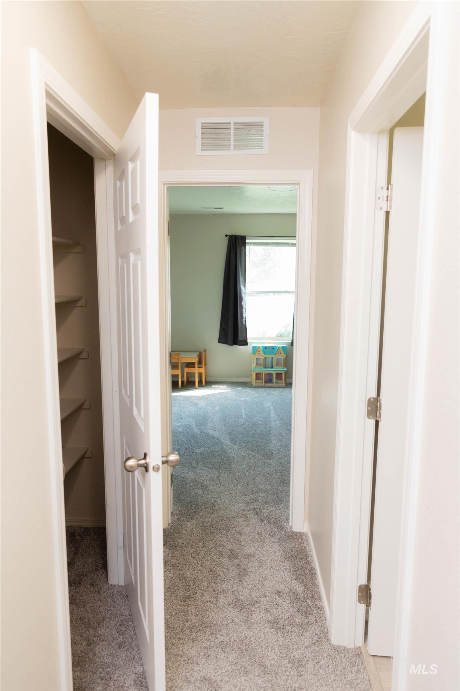 16919 Abram Ave., Caldwell, Idaho 83607, 3 Bedrooms, 2 Bathrooms, Residential For Sale, Price $359,000,MLS 98972538