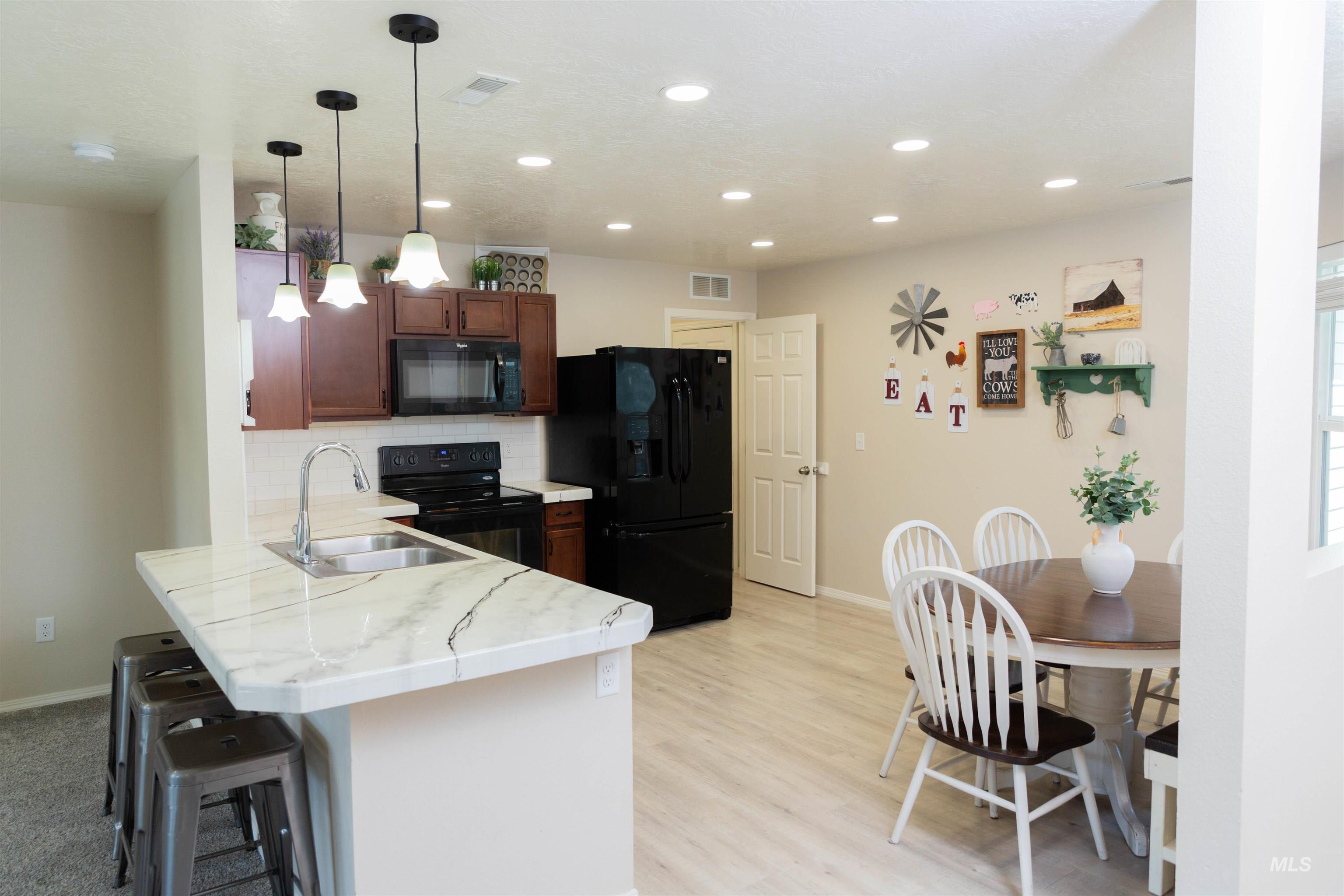 16919 Abram Ave., Caldwell, Idaho 83607, 3 Bedrooms, 2 Bathrooms, Residential For Sale, Price $359,000,MLS 98972538