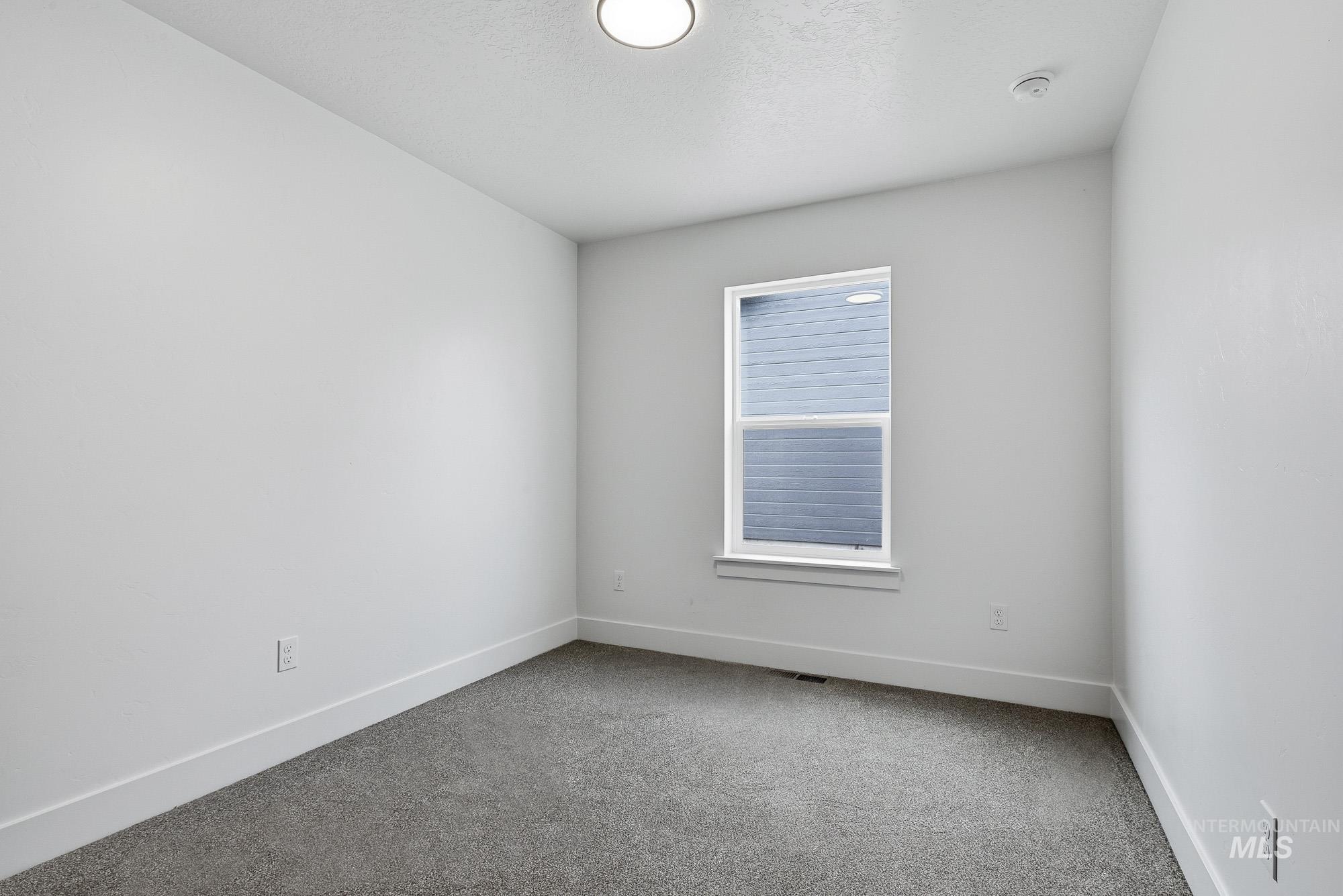 1162 Velvet Loop, Wilder, Idaho 83676, 3 Bedrooms, 2 Bathrooms, Residential For Sale, Price $328,000,MLS 98972540