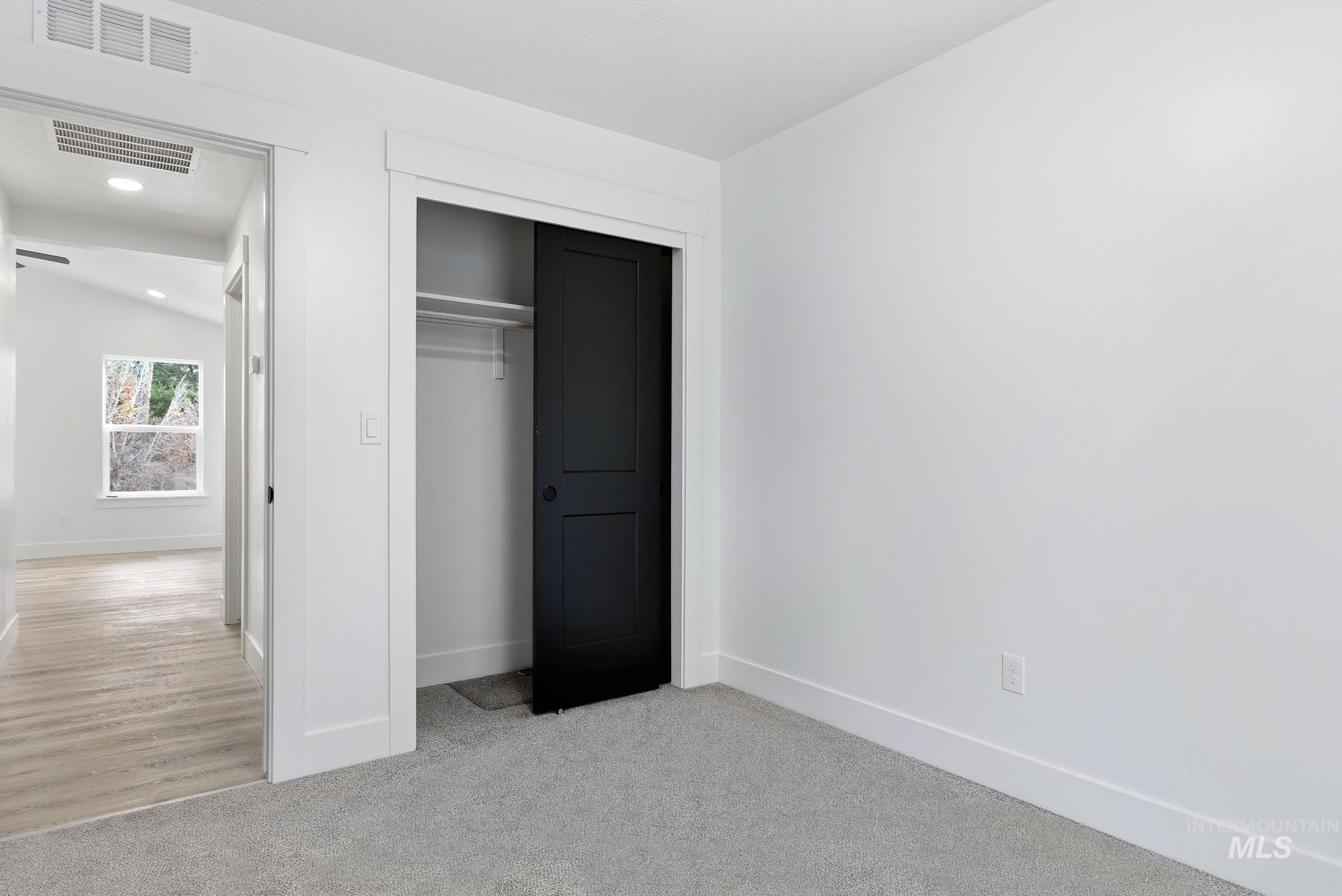 1162 Velvet Loop, Wilder, Idaho 83676, 3 Bedrooms, 2 Bathrooms, Residential For Sale, Price $328,000,MLS 98972540