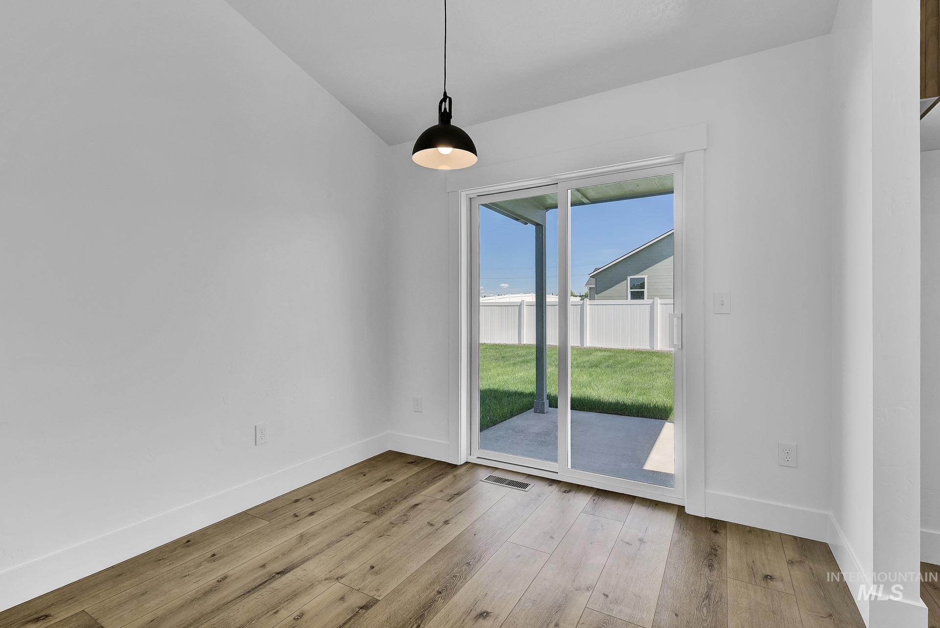 1162 Velvet Loop, Wilder, Idaho 83676, 3 Bedrooms, 2 Bathrooms, Residential For Sale, Price $328,000,MLS 98972540