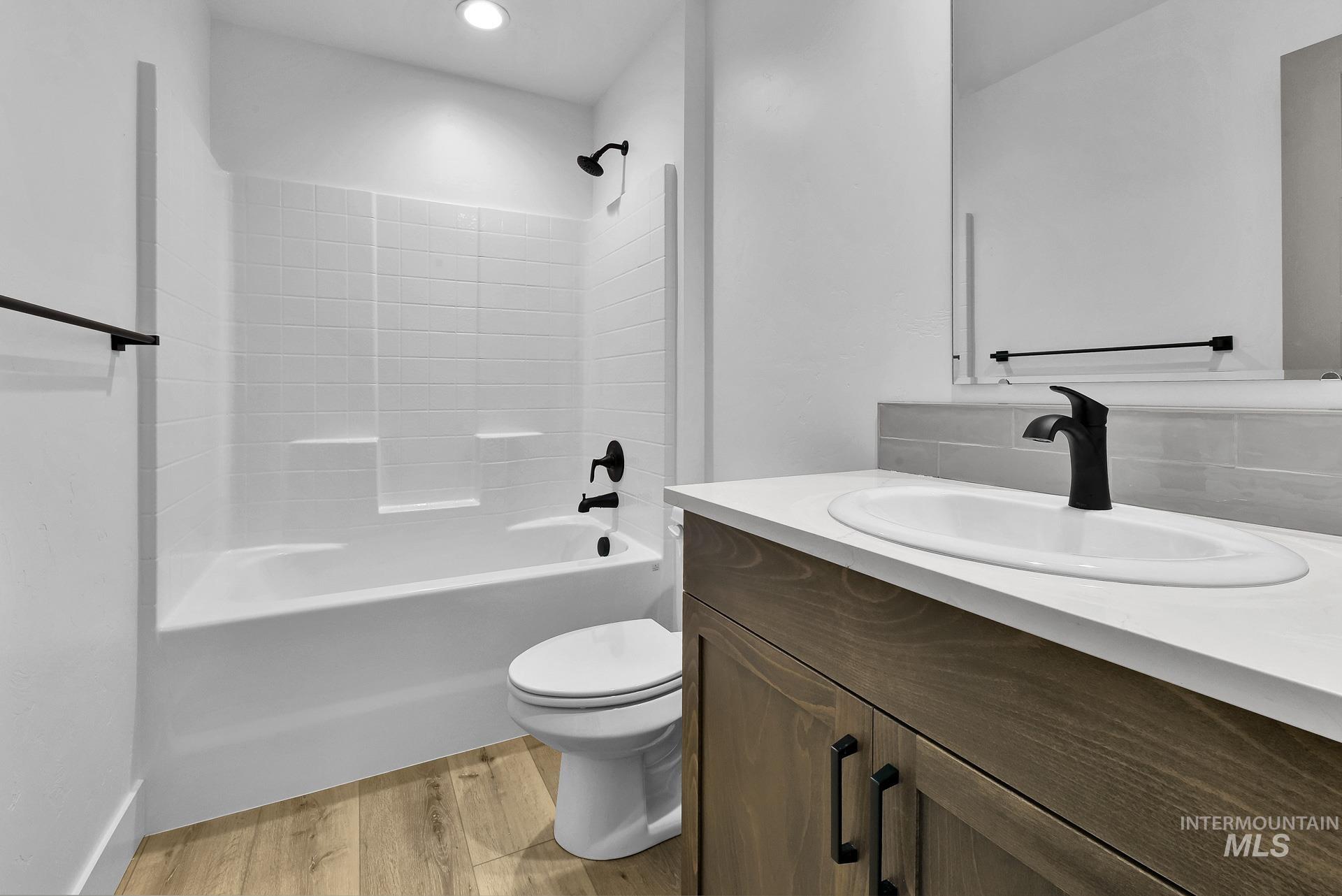 1162 Velvet Loop, Wilder, Idaho 83676, 3 Bedrooms, 2 Bathrooms, Residential For Sale, Price $328,000,MLS 98972540